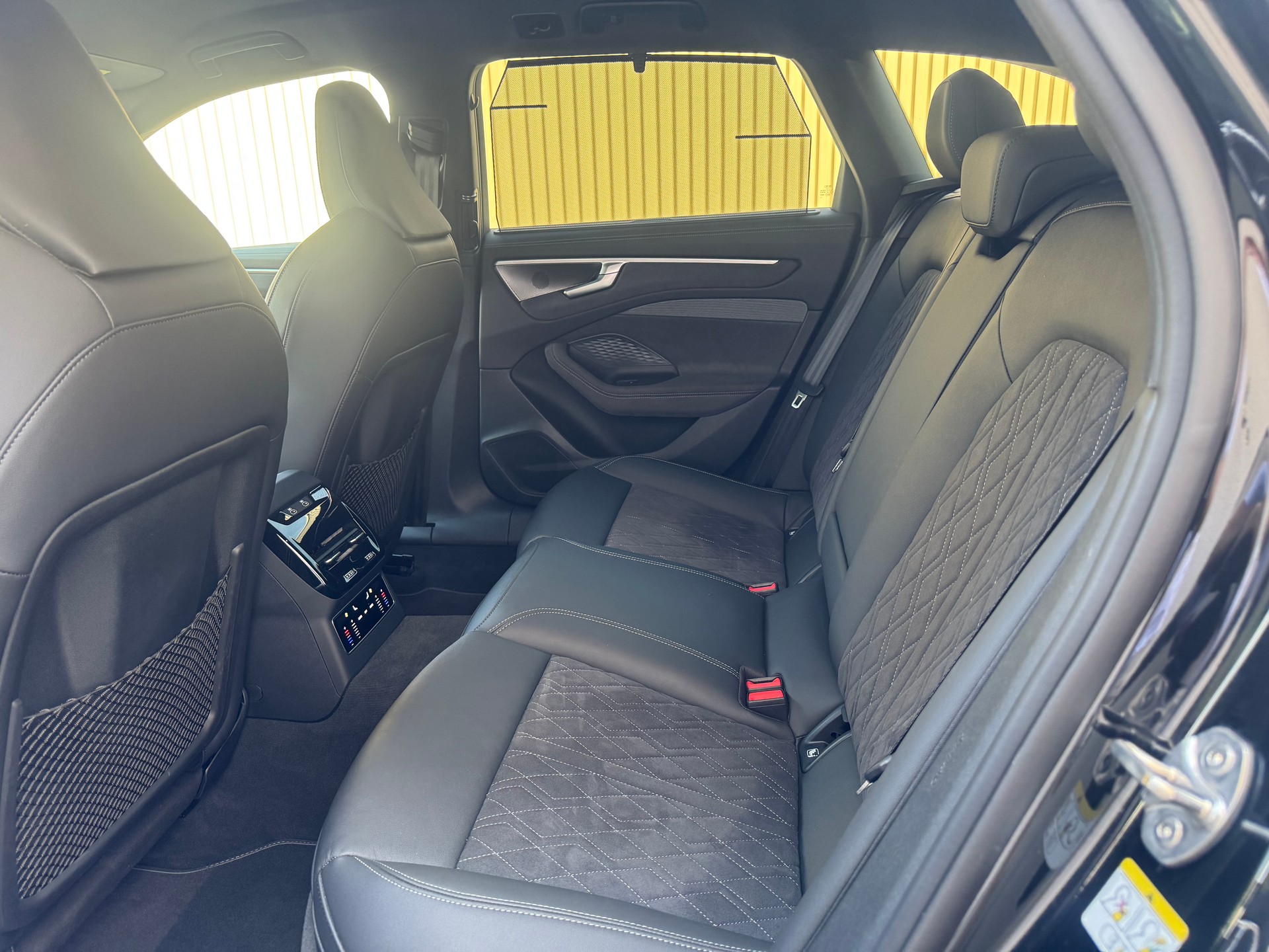 AUDI A6 Avant e-hybrid quattro 220 kW S tronic*AHK*5 Jahre Werksgarantie*-image-9