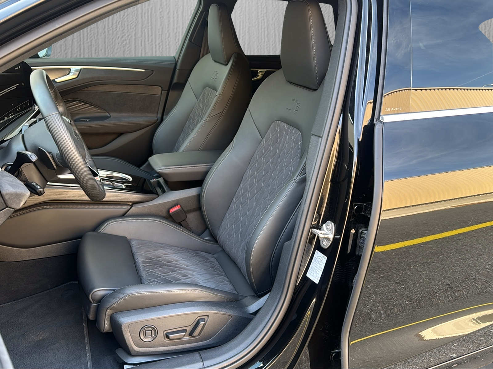 AUDI A6 Avant e-hybrid quattro 220 kW S tronic*AHK*5 Jahre Werksgarantie*-image-7