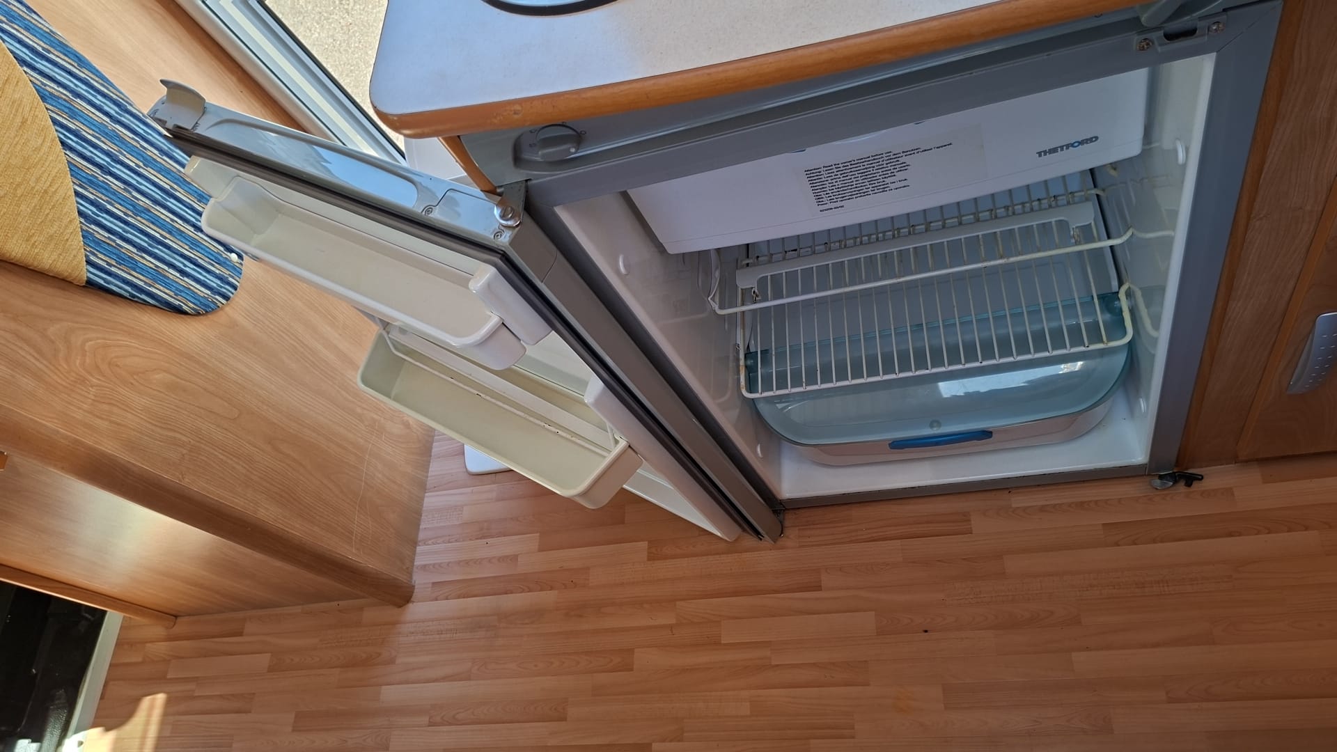 RIMOR Katamaran 12 P *** ideale Fahrzeug für alle, die ein raumwundersames, helles Wohngefühl suchen***-image-15