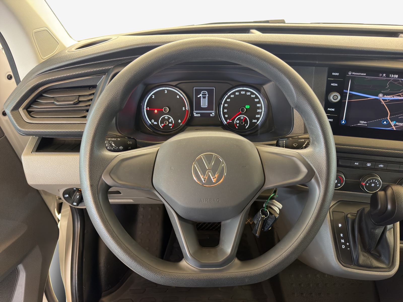VW T6.1 2.0 TDI DSG-image-9