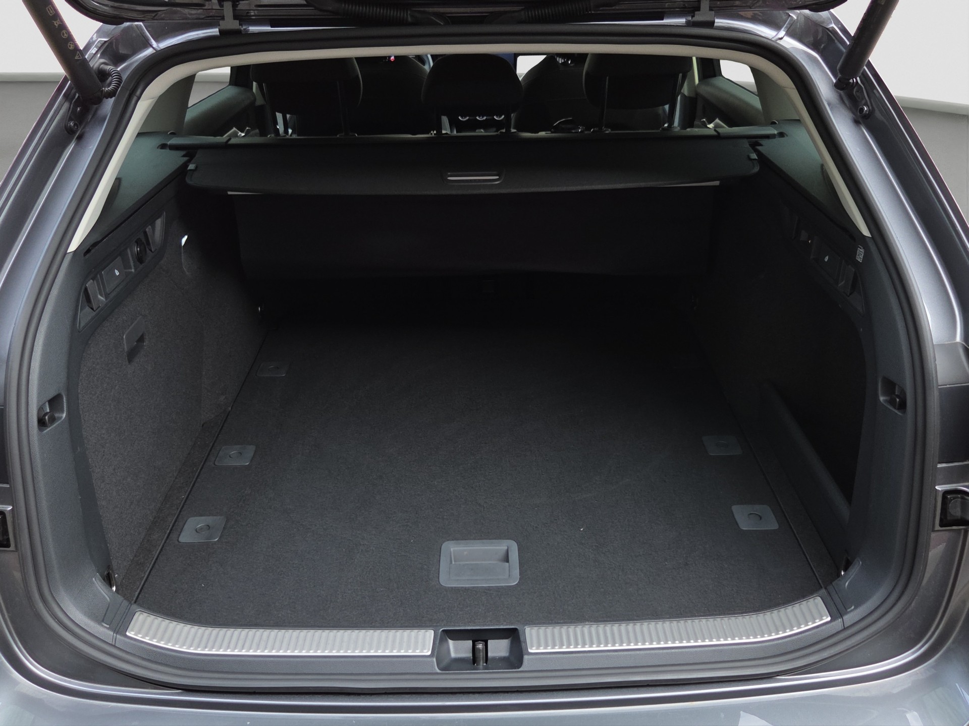 SKODA Superb Combi 2.0 TDi Selection 4x4 DSG-image-14