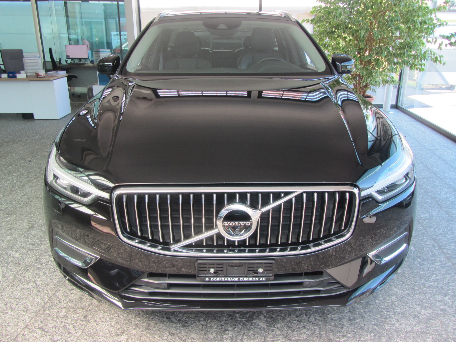 VOLVO XC60 D5 AWD Inscription Geartronic-image-2
