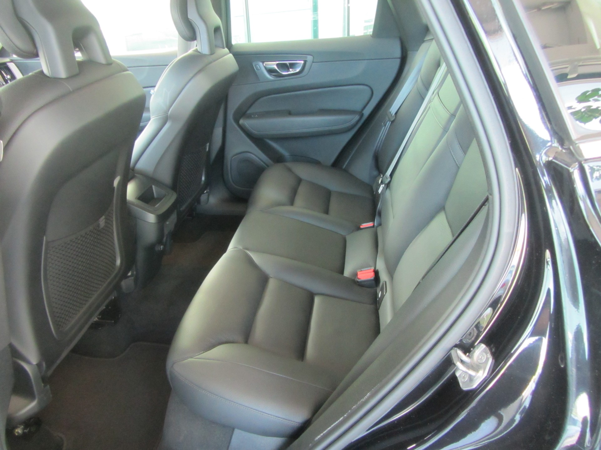 VOLVO XC60 D5 AWD Inscription Geartronic-image-5