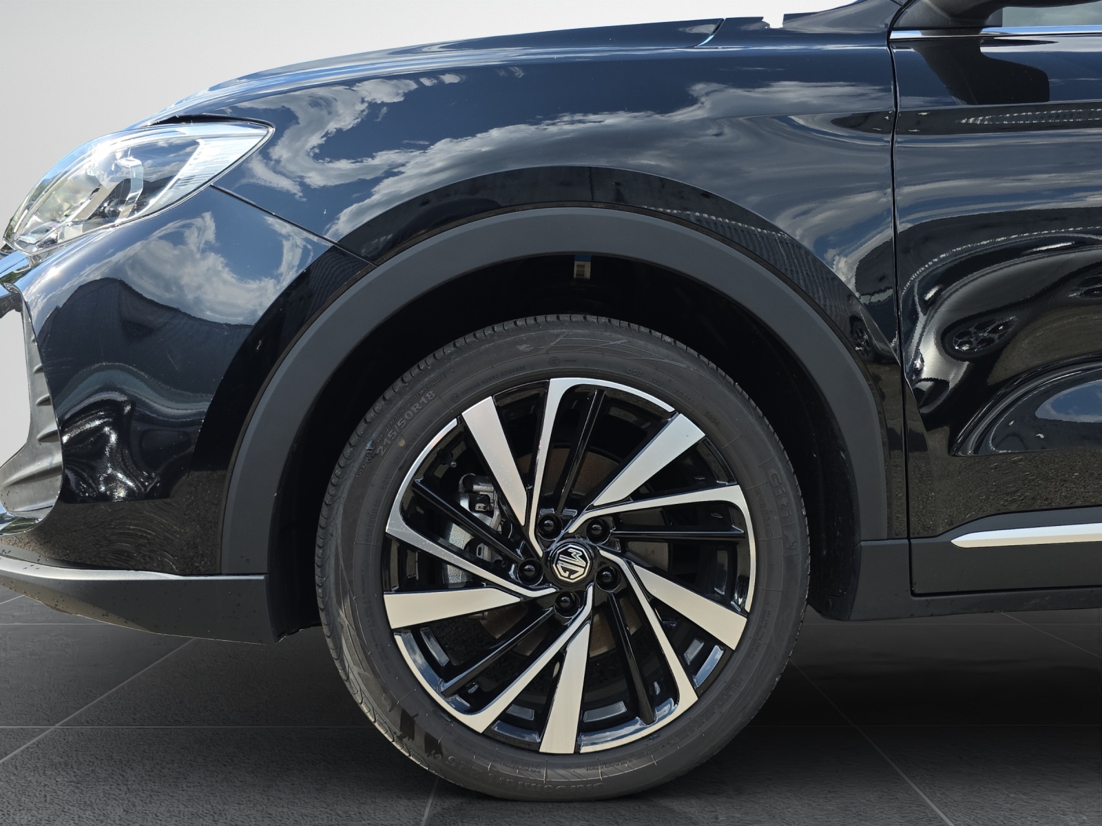 MG ZS 1.5 Hybrid+ Luxury-image-13