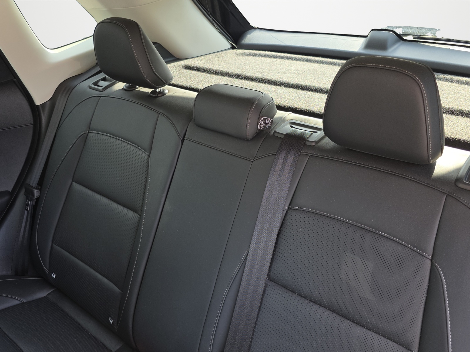 MG ZS 1.5 Hybrid+ Luxury-image-11
