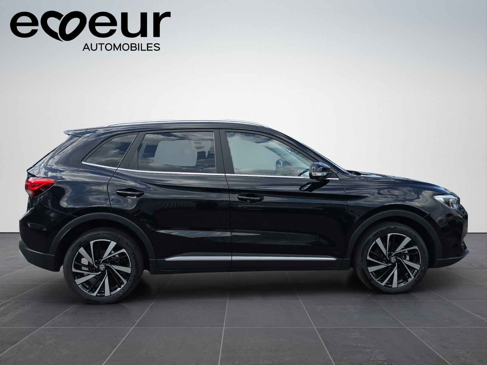 MG ZS 1.5 Hybrid+ Luxury-image-6