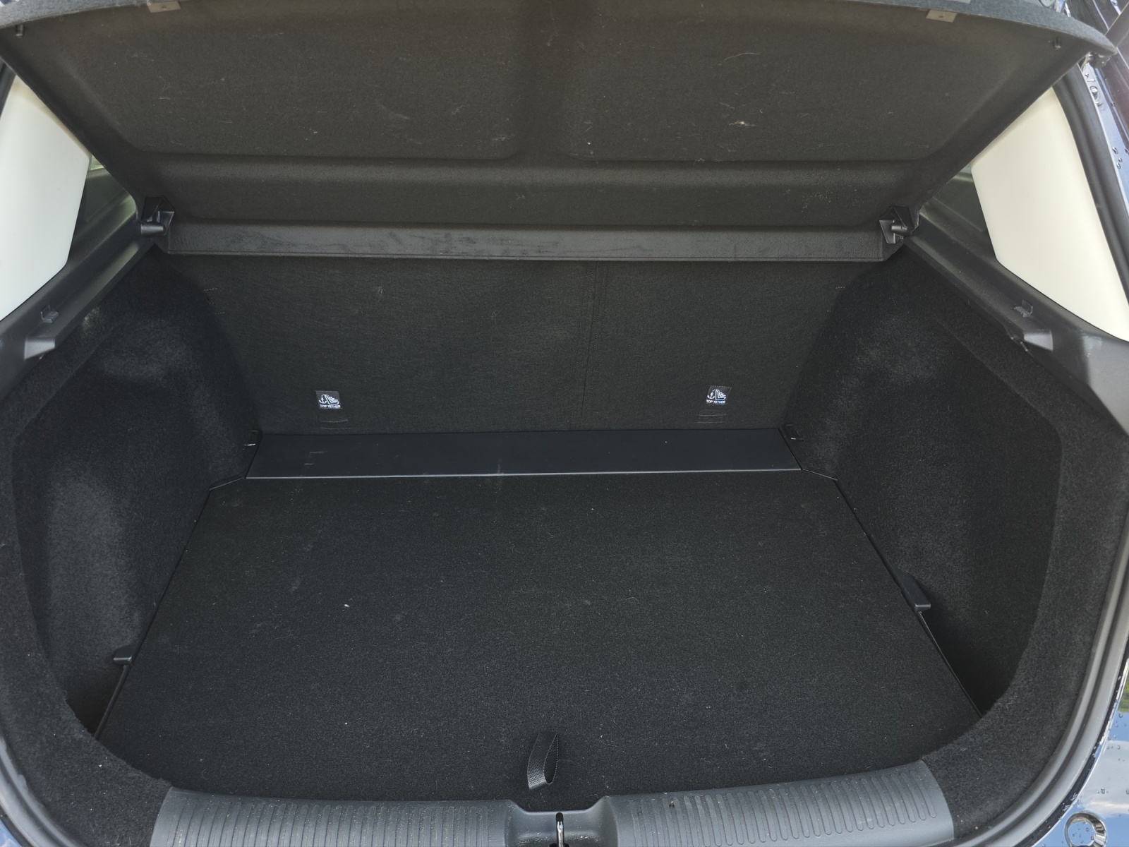 MG ZS 1.5 Hybrid+ Luxury-image-12
