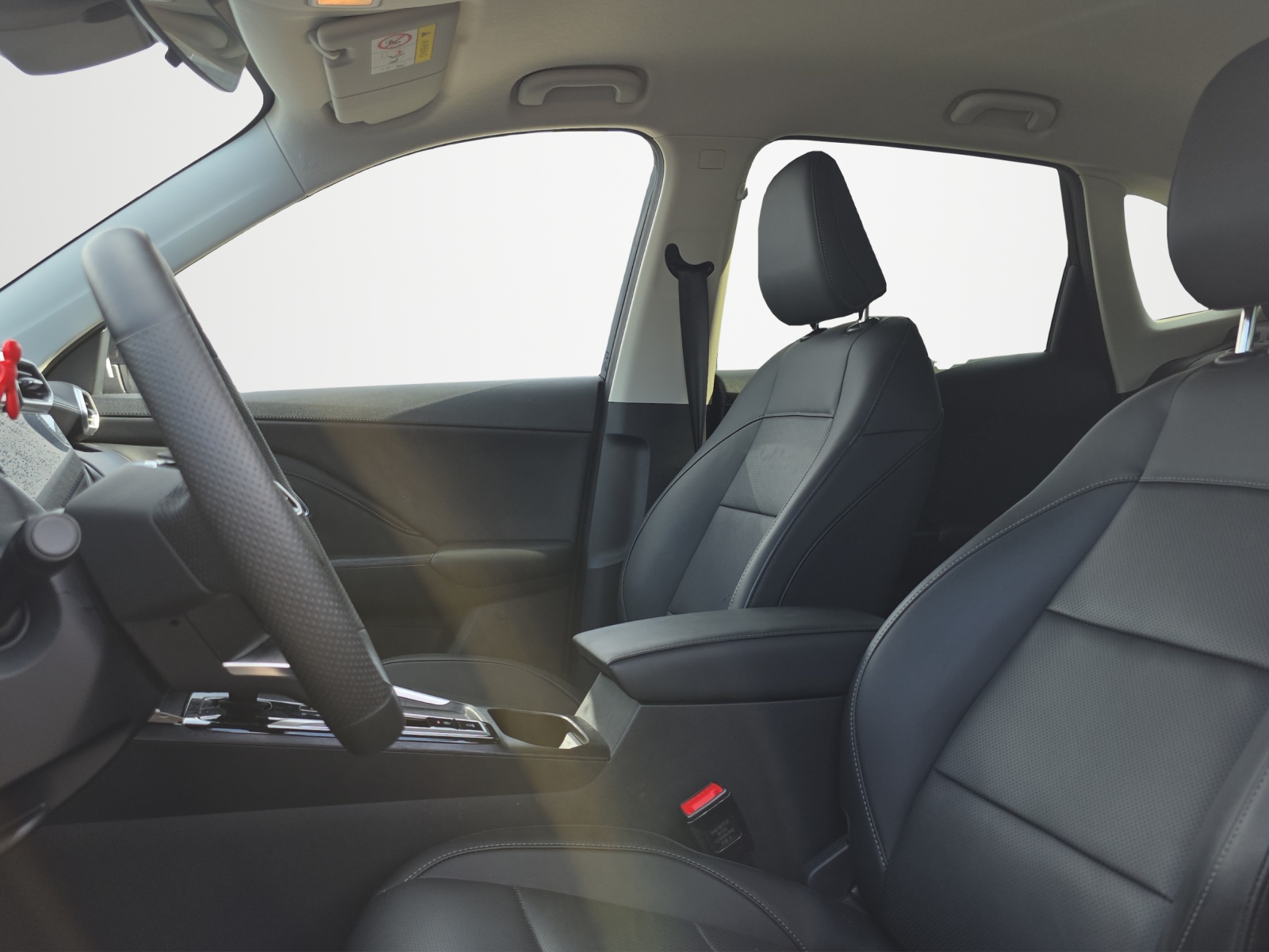 MG ZS 1.5 Hybrid+ Luxury-image-9