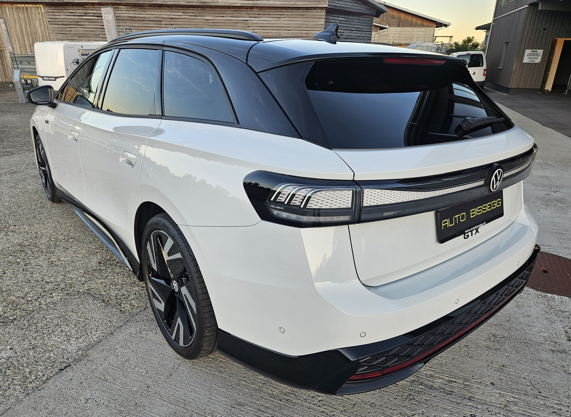 VW ID.7 Tourer GTX 86 kWh United 4 Motion mit Anhängerkupplung-image-5