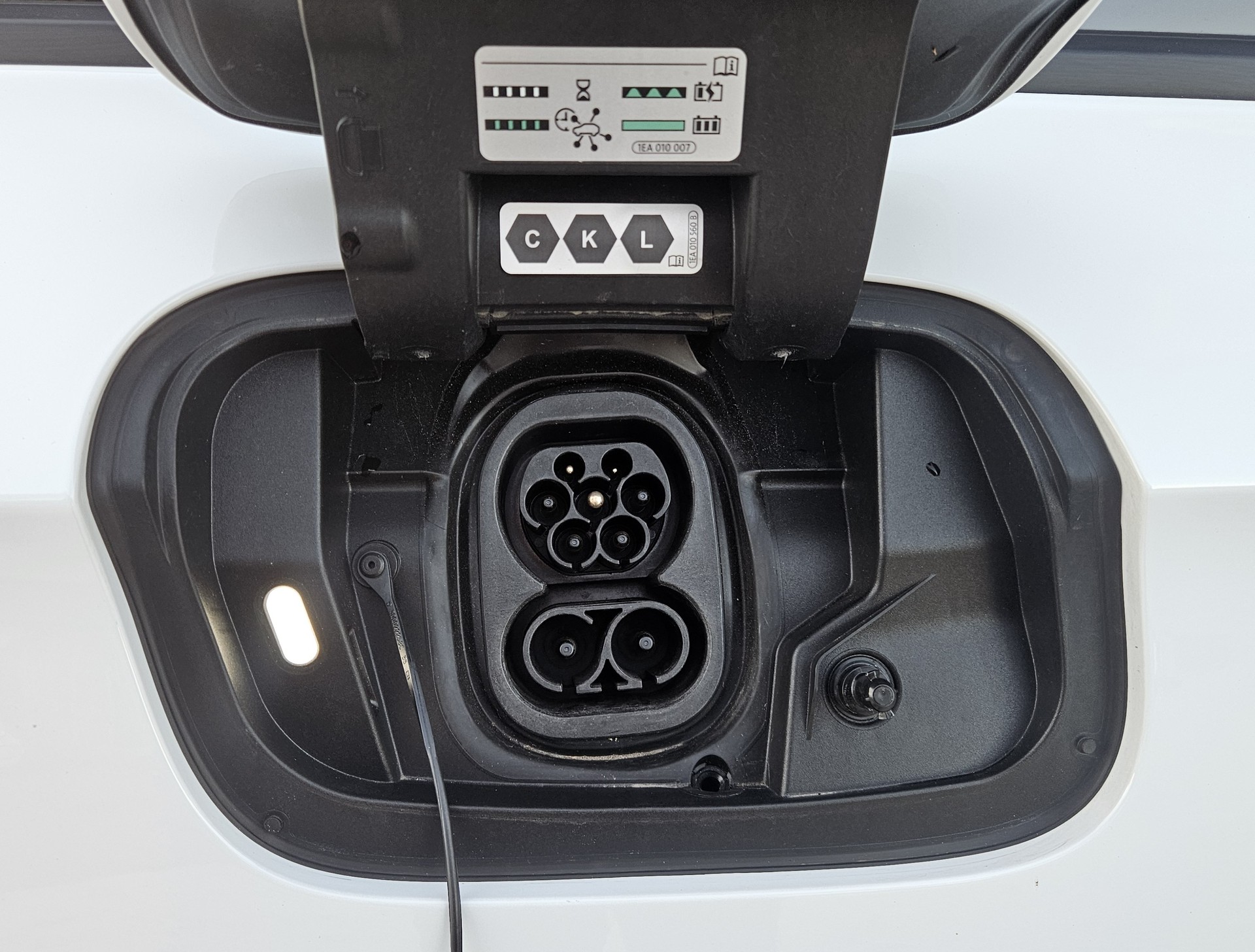VW ID.7 Tourer GTX 86 kWh United 4 Motion mit Anhängerkupplung-image-10