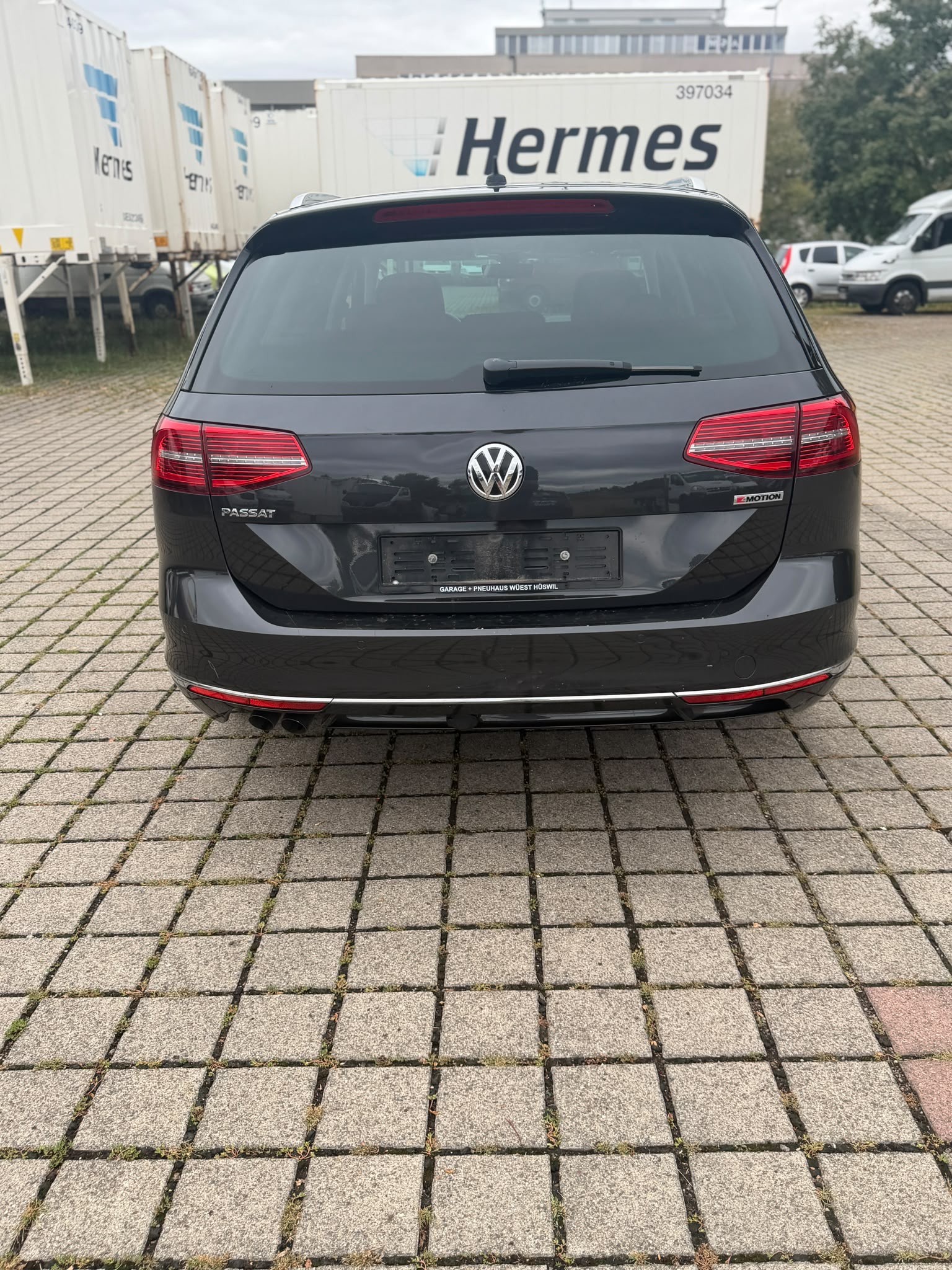 VW Passat Variant 2.0 TDI BMT Highline DSG 4Motion-image-1