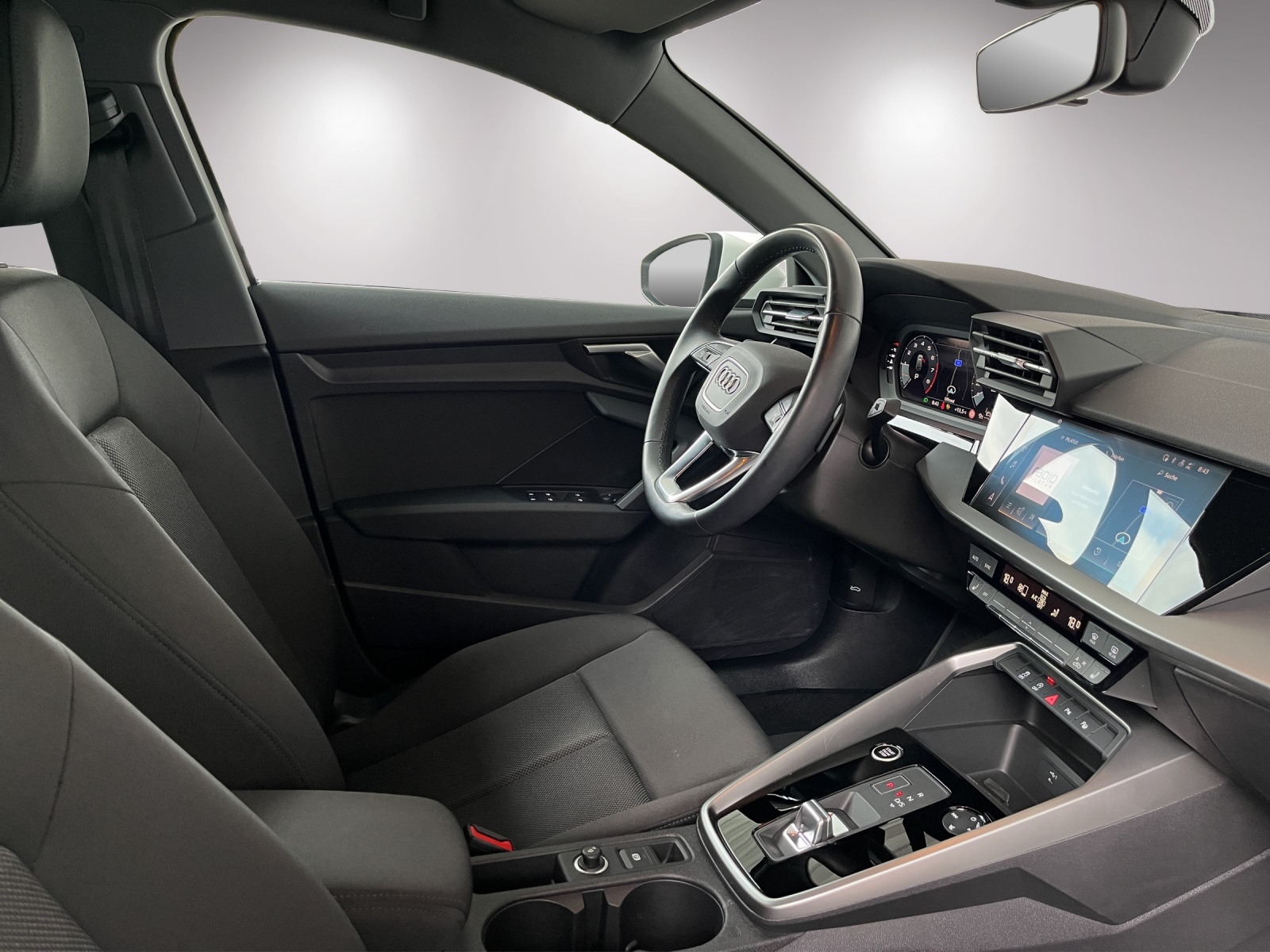 AUDI A3 Sportback 35 TFSI Attraction S-tronic-image-16