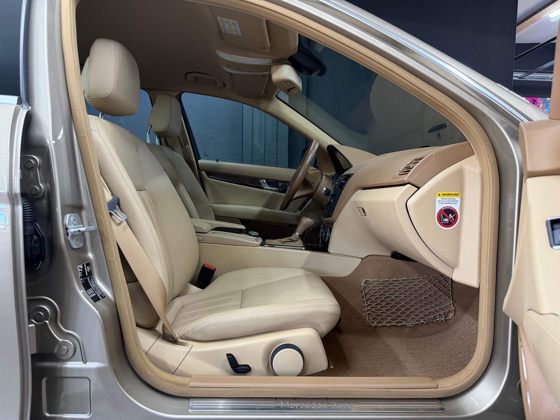 MERCEDES-BENZ C 300 (280) Elégance 7G-Tronic-image-13