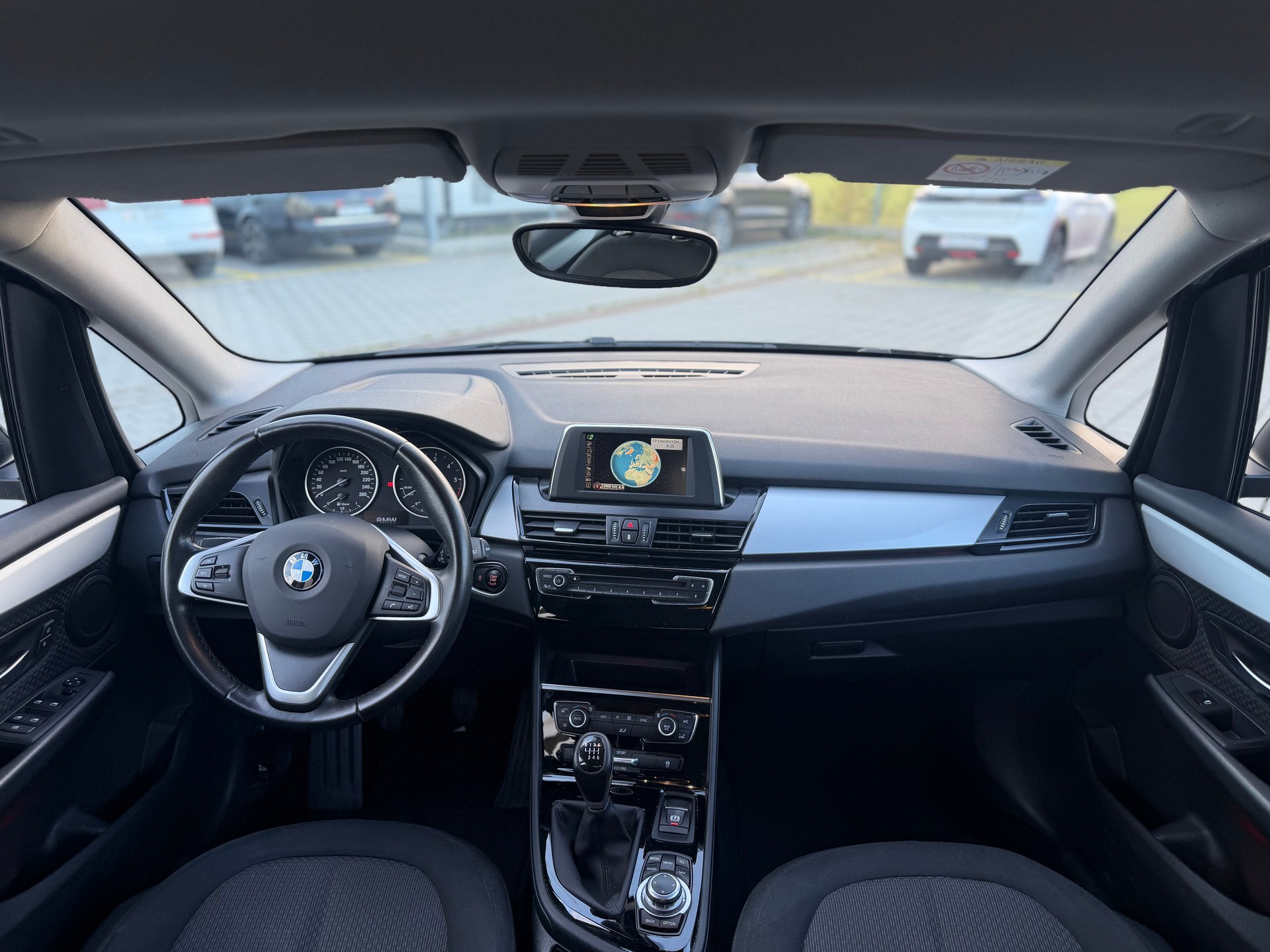 BMW 216d Active Tourer-image-10