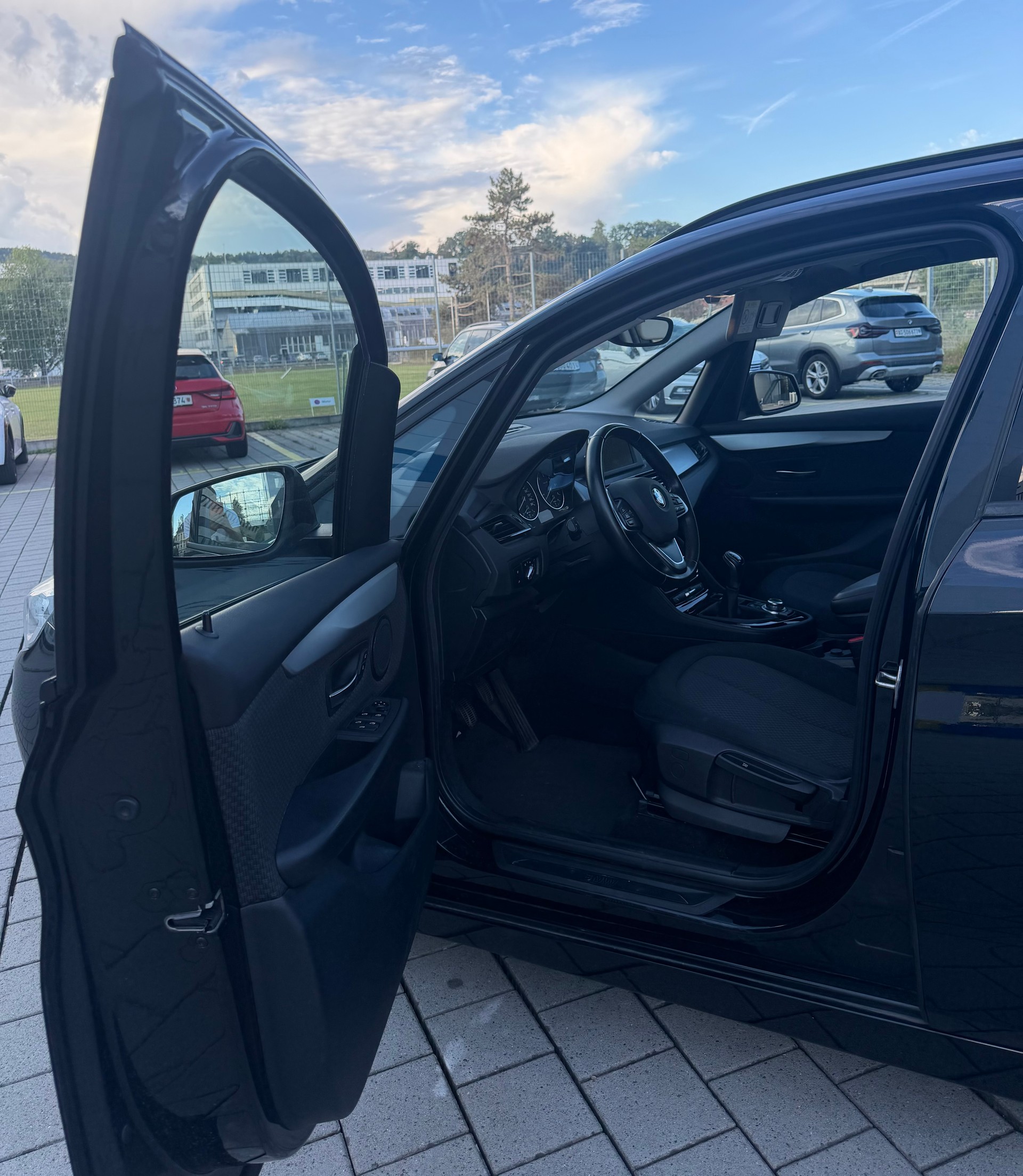 BMW 216d Active Tourer-image-8