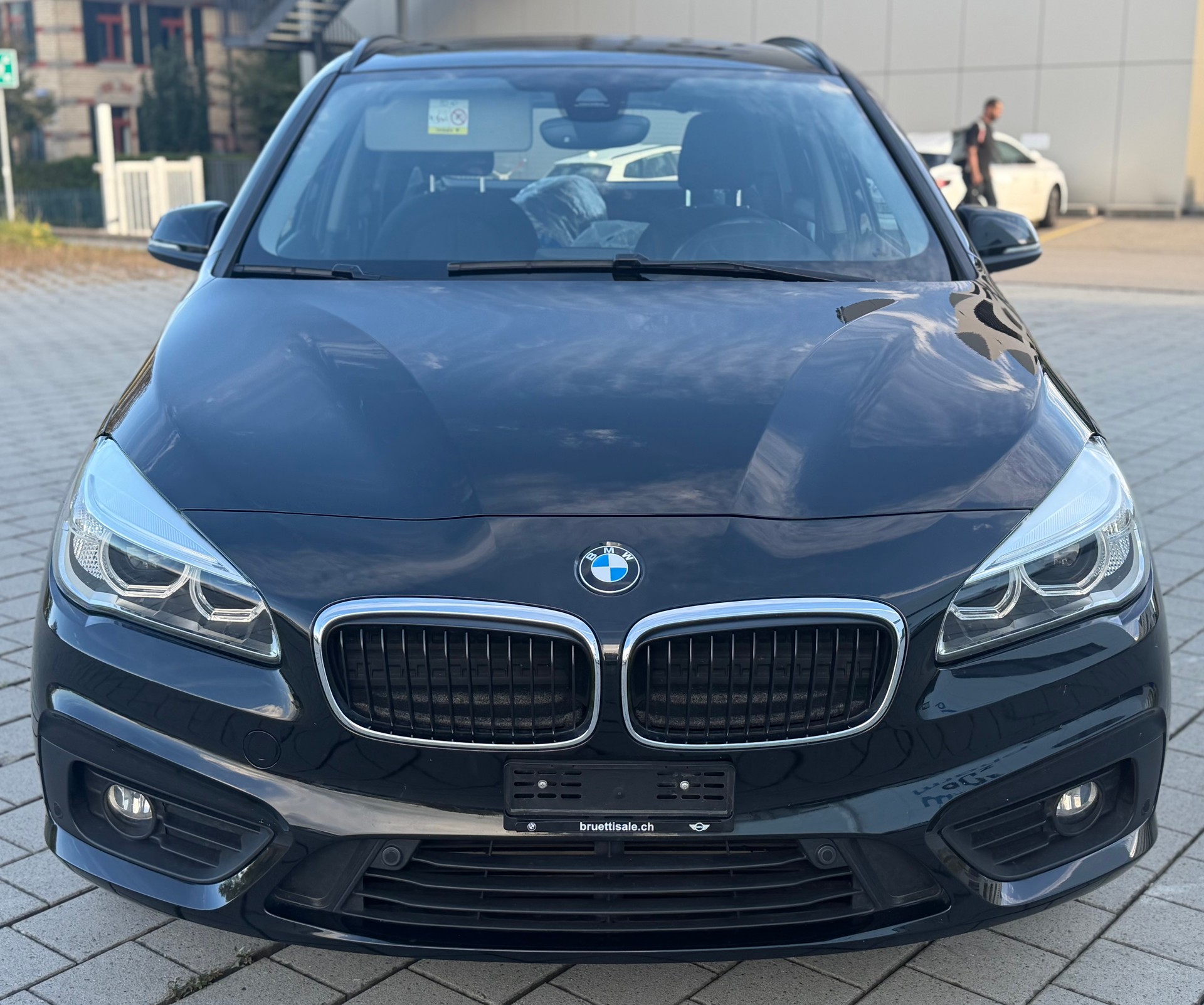 BMW 216d Active Tourer-image-2