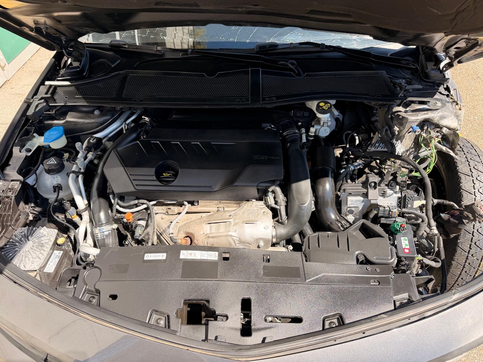 OPEL Astra 1.6 PHEV Turbo GSe A-image-8