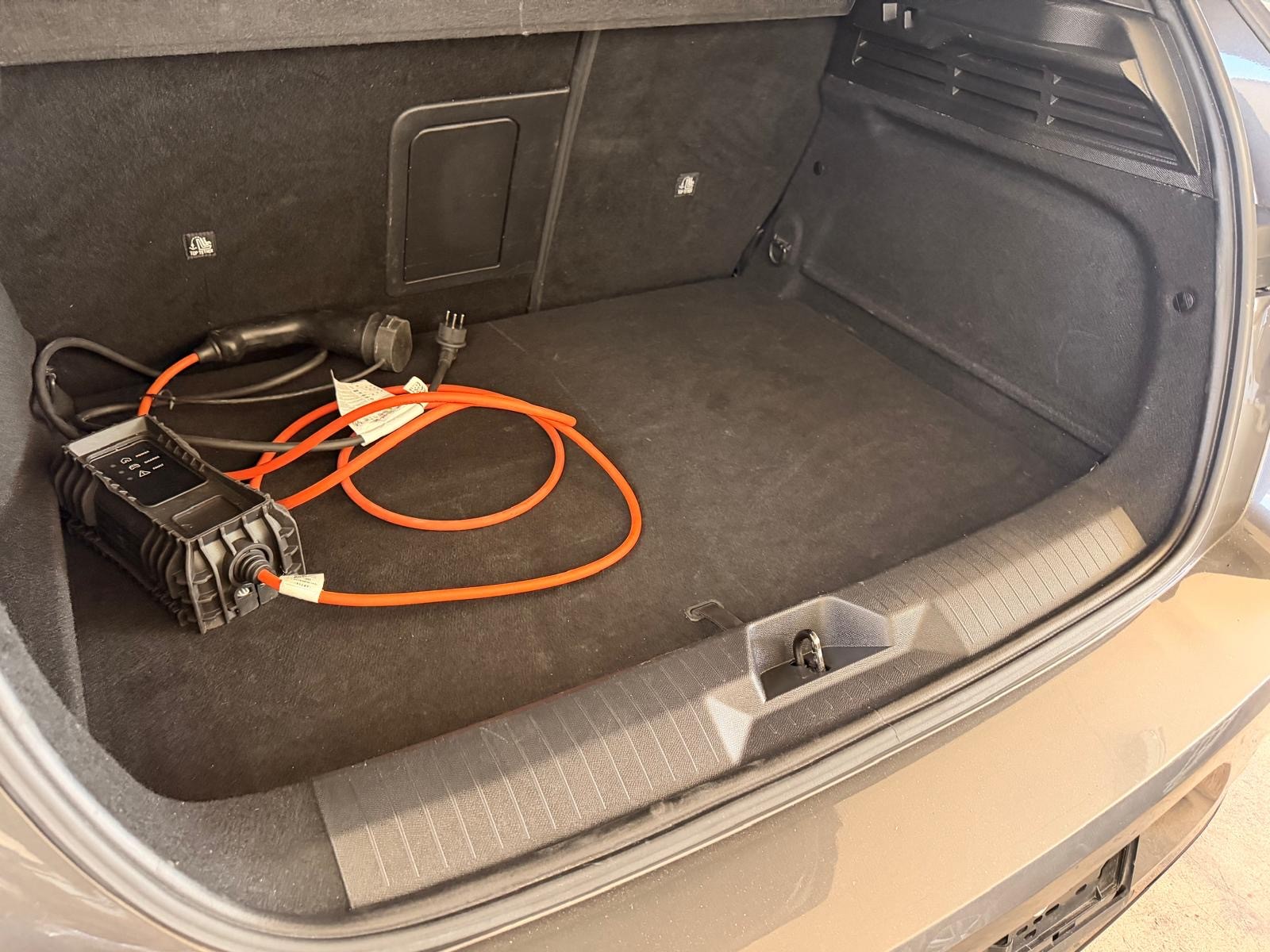 OPEL Astra 1.6 PHEV Turbo GSe A-image-11