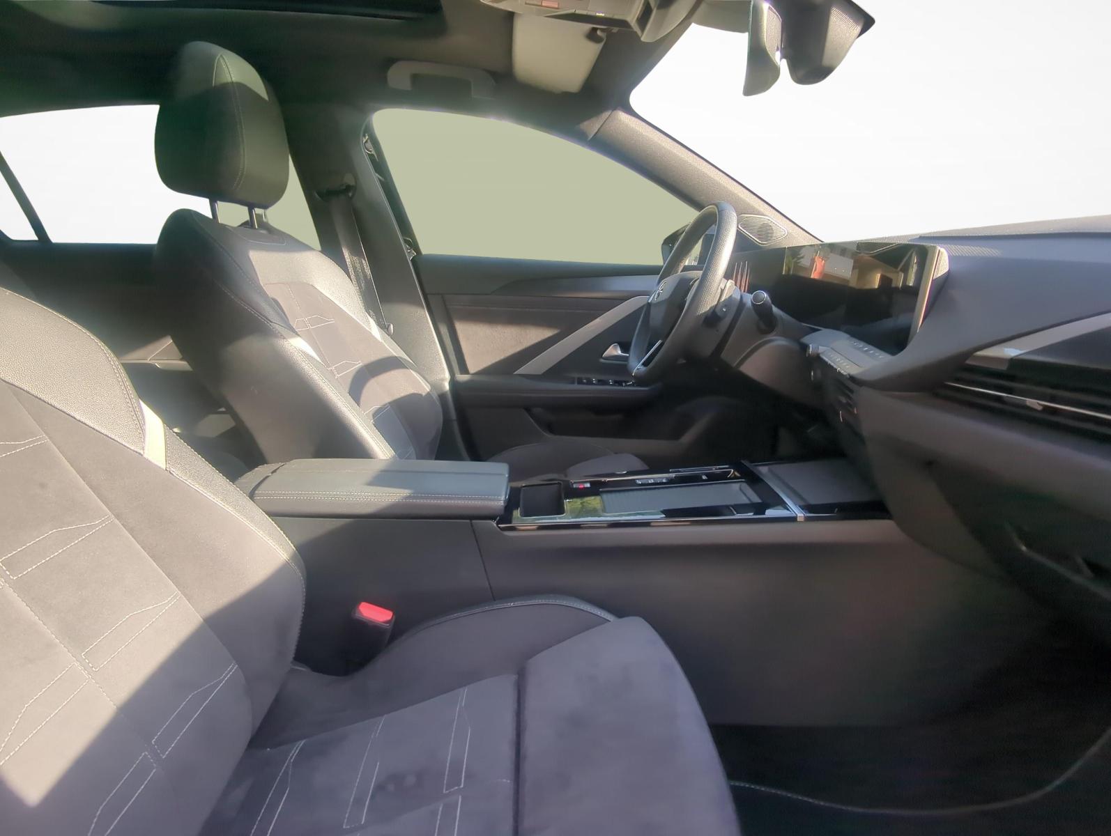 OPEL Astra 1.6 T PHEV 180 Swiss Premium-image-9