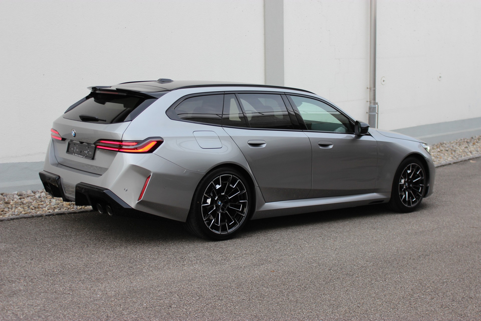 BMW M5 xDrive Touring Individual *SPACESILBER* 🎉0.0%-LEASINGAKTION🎉-image-5