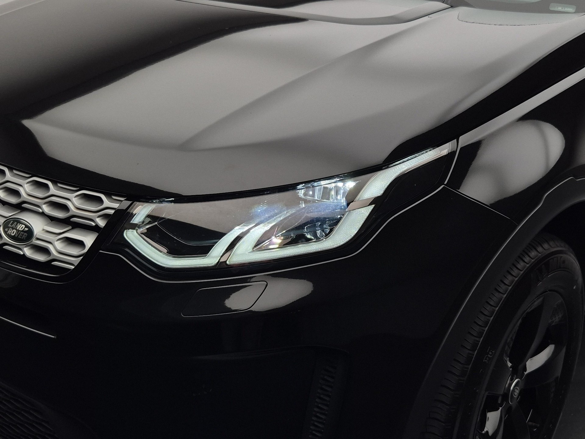 LAND ROVER Discovery Sport 2.0 SD4 200 SE-image-18