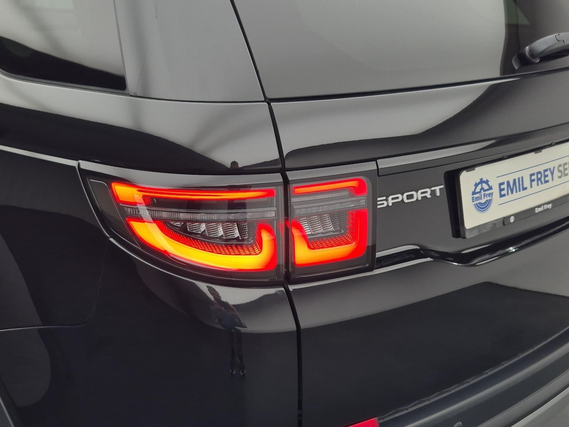 LAND ROVER Discovery Sport 2.0 SD4 200 SE-image-17