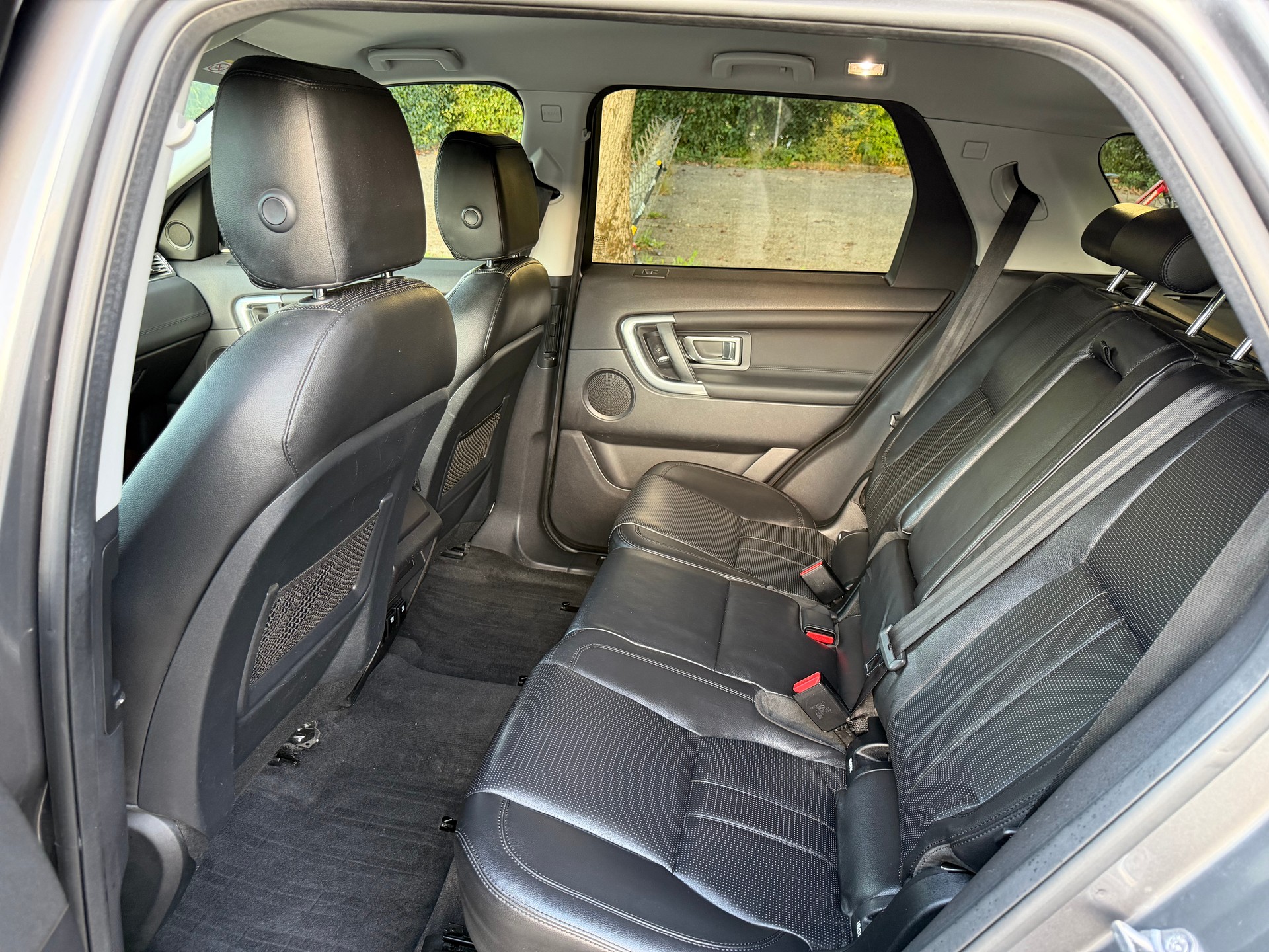 LAND ROVER Discovery Sport 2.0 Si4 HSE AT9-image-9
