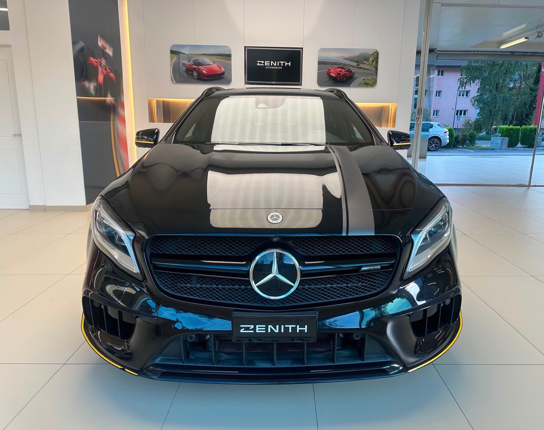 MERCEDES-BENZ GLA 45 AMG Yellow Night Edition 4Matic 7G-DCT-image-1