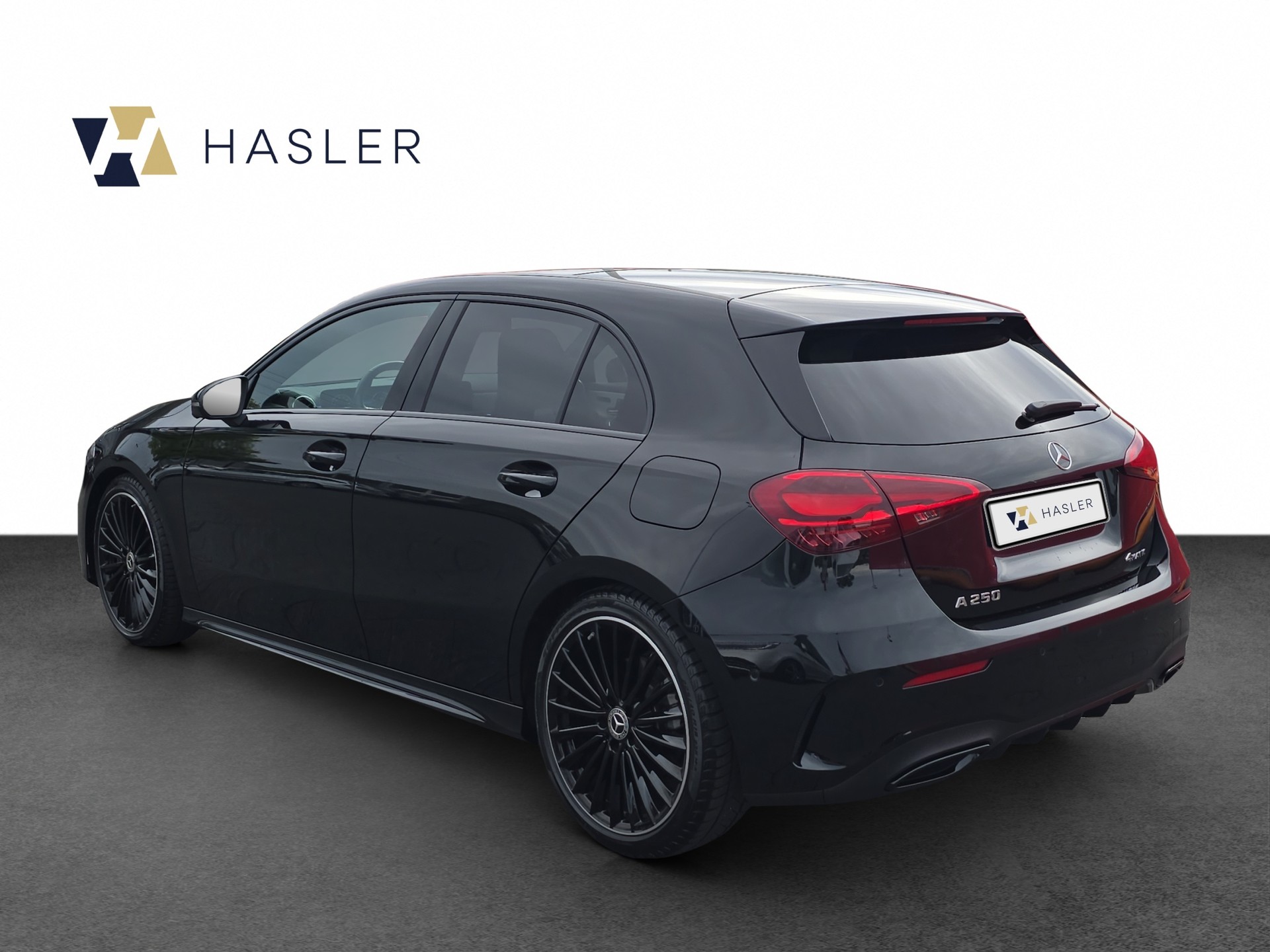 MERCEDES-BENZ A 250 4Matic 8G-DCT-showroom-element-3