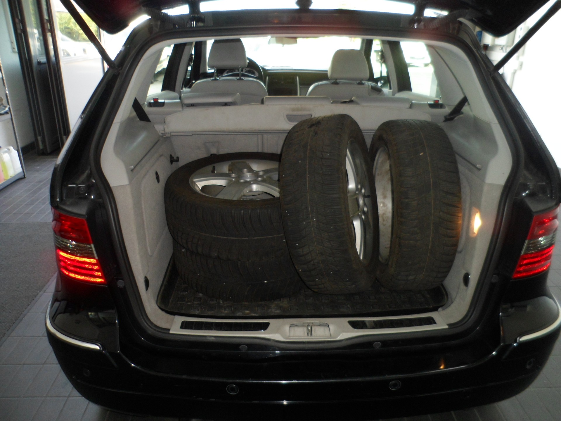 MERCEDES-BENZ B 200 CDI-image-3