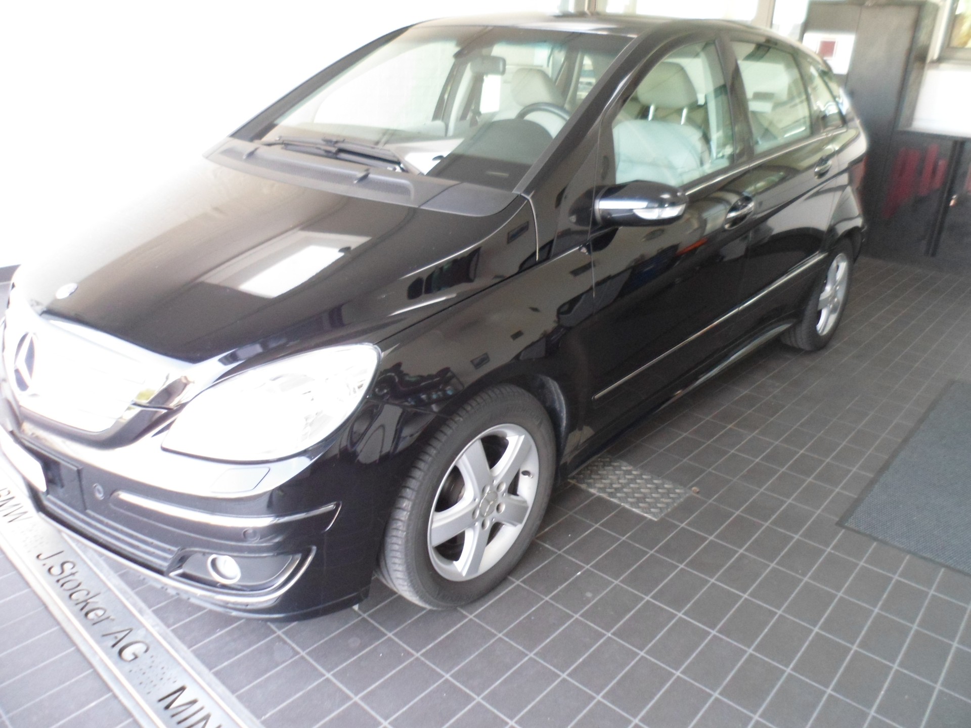 MERCEDES-BENZ B 200 CDI-image-5