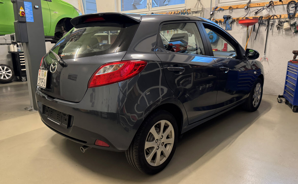 MAZDA 2 1.3i 16V Exclusive-image-3