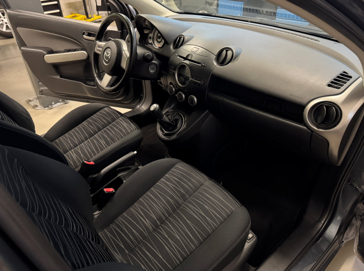 MAZDA 2 1.3i 16V Exclusive-image-4