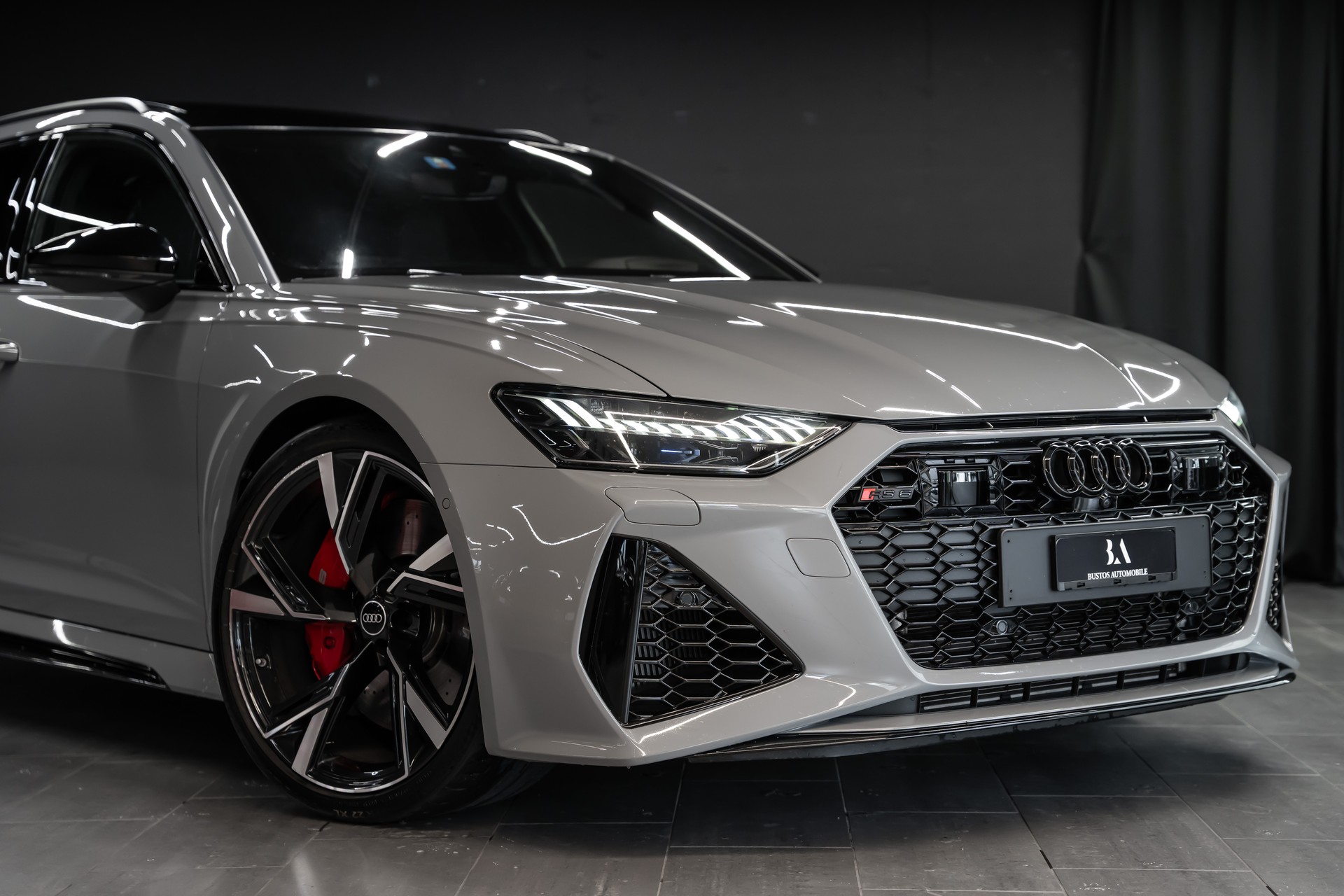 AUDI RS6 Avant 4.0 TFSI V8 Performance / CH Auto / Audi Werksgarantie / Gratis Service / Sitzkühlung / Bang & Olufsen uvm...-image-1