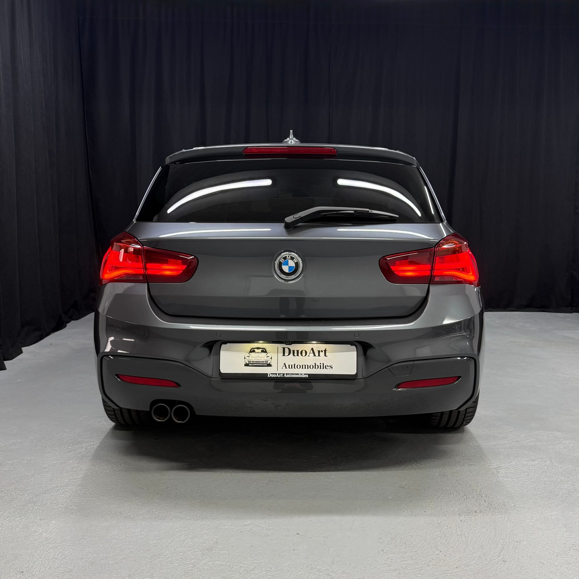 BMW 120d xDrive Edition M Sport Steptronic-image-6