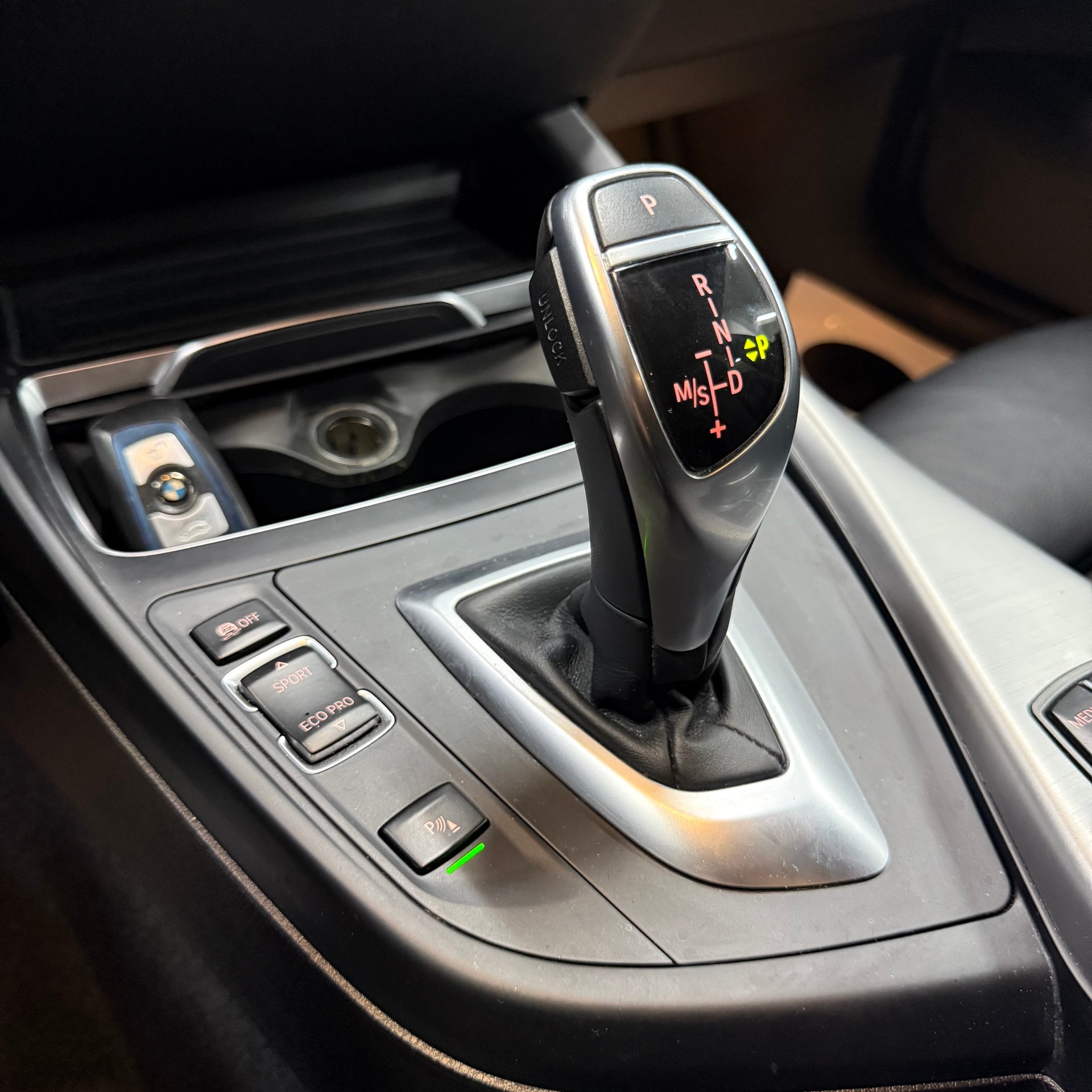 BMW 120d xDrive Edition M Sport Steptronic-image-14