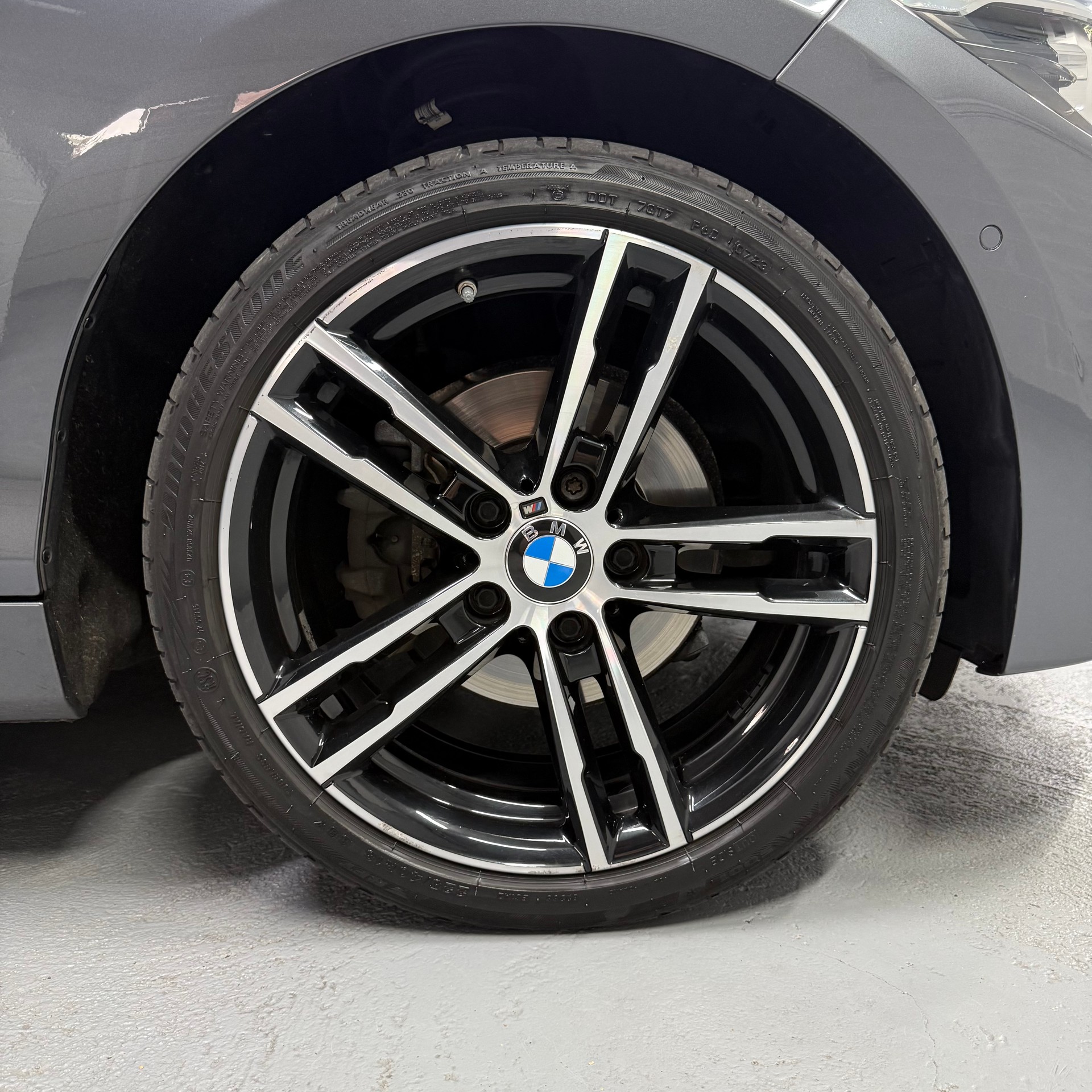 BMW 120d xDrive Edition M Sport Steptronic-image-4