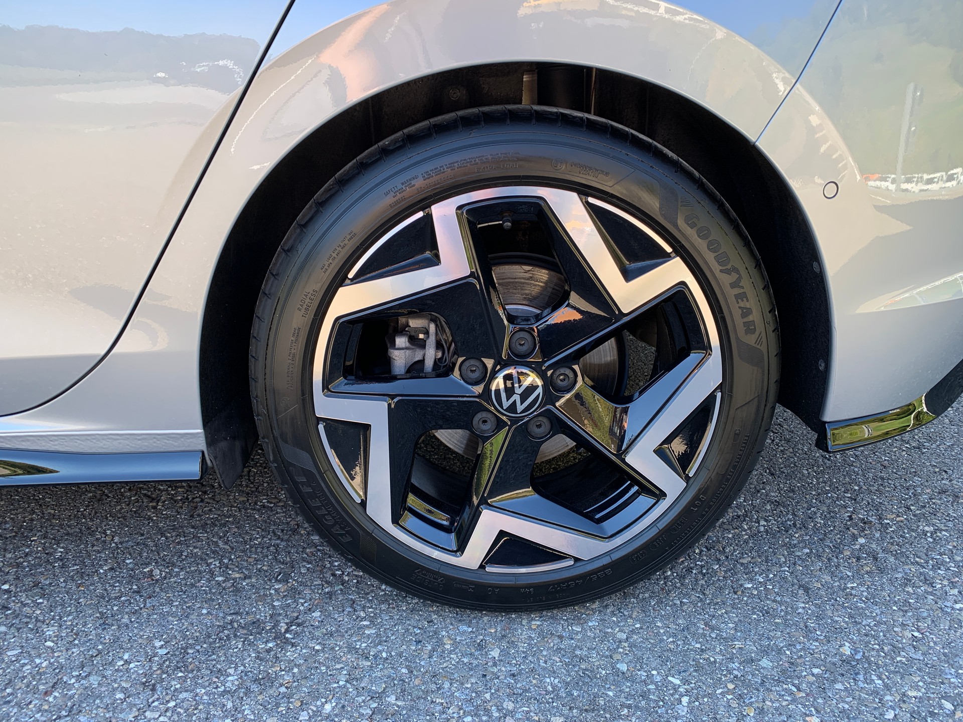 VW Golf 2.0 TSI R-Line DSG 4 Motion-image-6