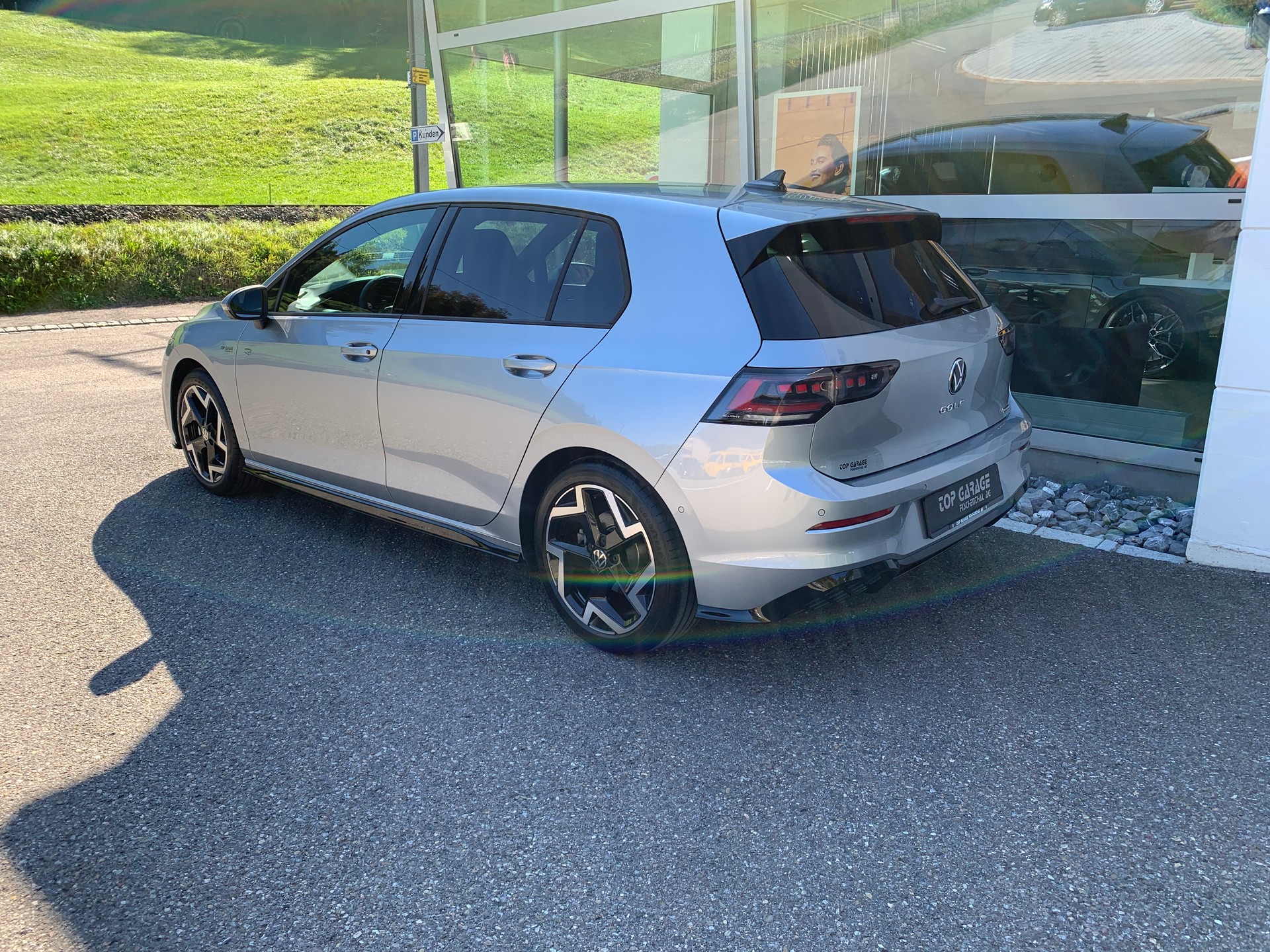 VW Golf 2.0 TSI R-Line DSG 4 Motion-image-4
