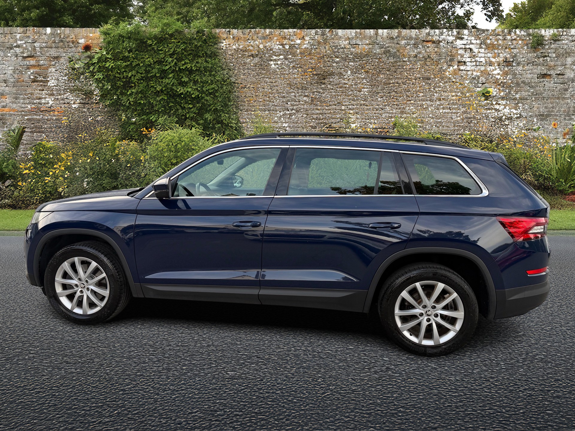 SKODA Kodiaq 2.0 TSI Ambition DSG 4x4-image-1