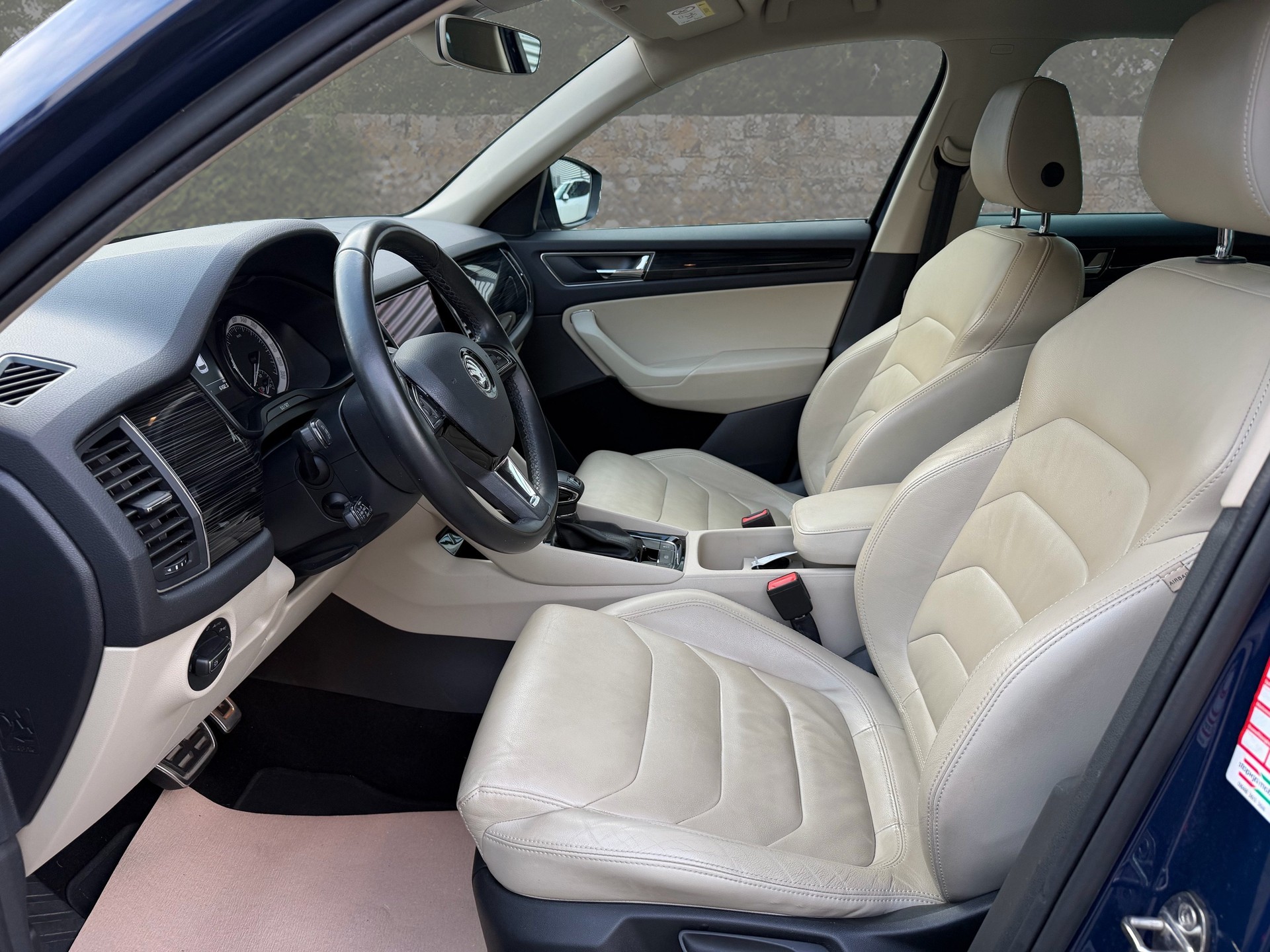 SKODA Kodiaq 2.0 TSI Ambition DSG 4x4-image-11