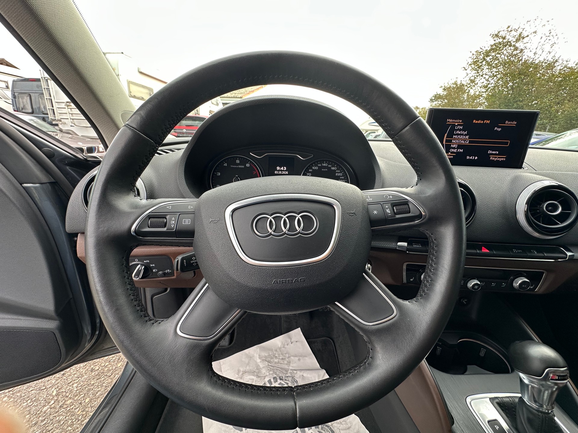 AUDI A3 Sportback 1.8 TFSI Ambiente quattro S-tronic-image-18