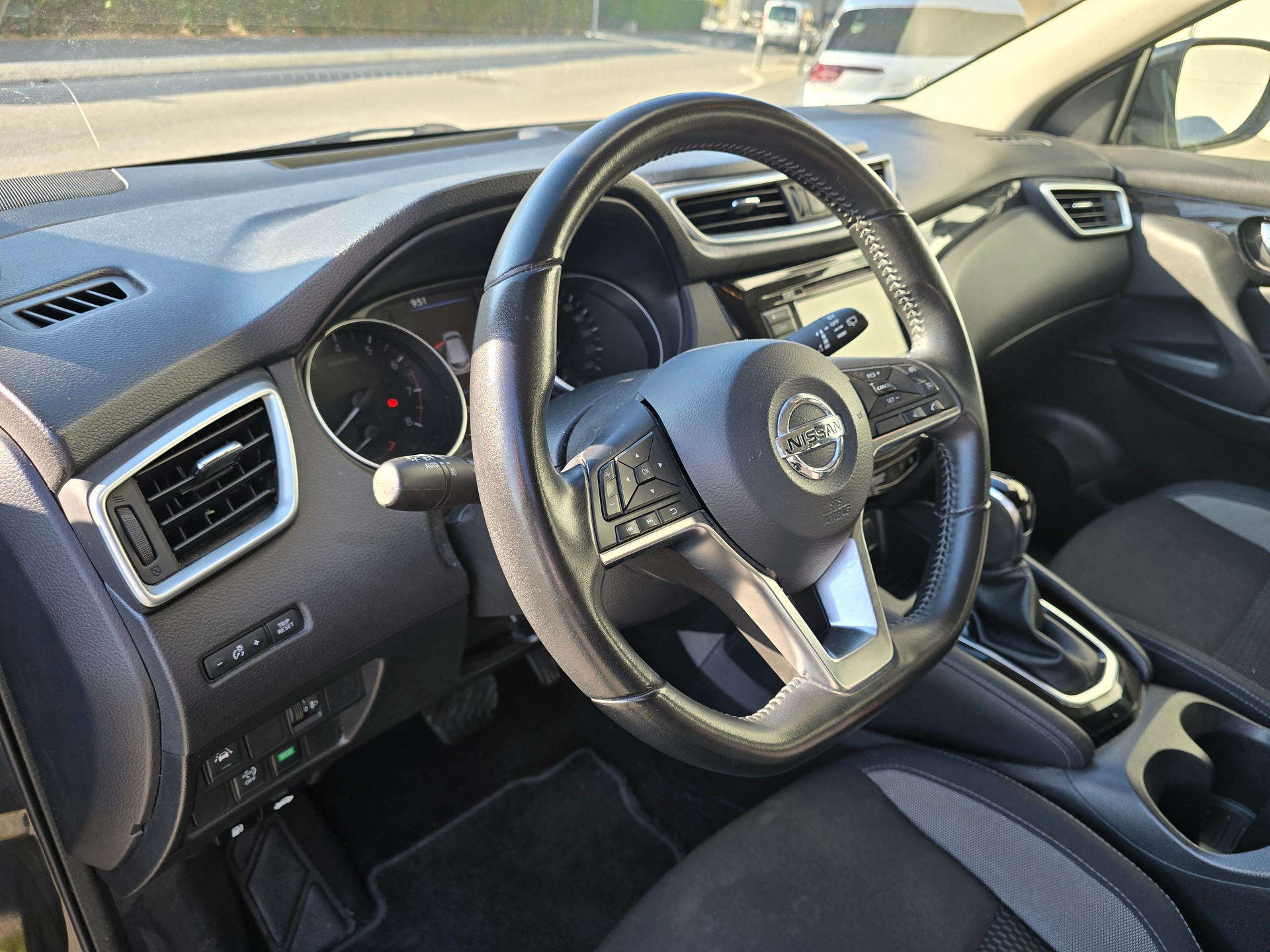 NISSAN Qashqai 1.3 DIG-T acenta DCT-image-11