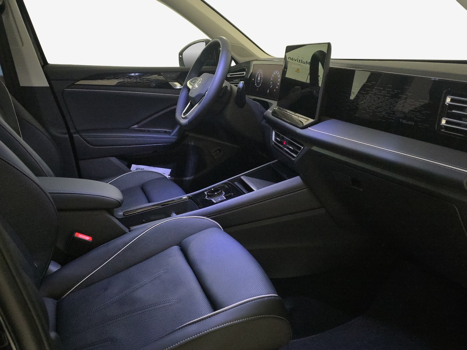 VW Tiguan 2.0 TSI DSG Style 4Motion-image-14