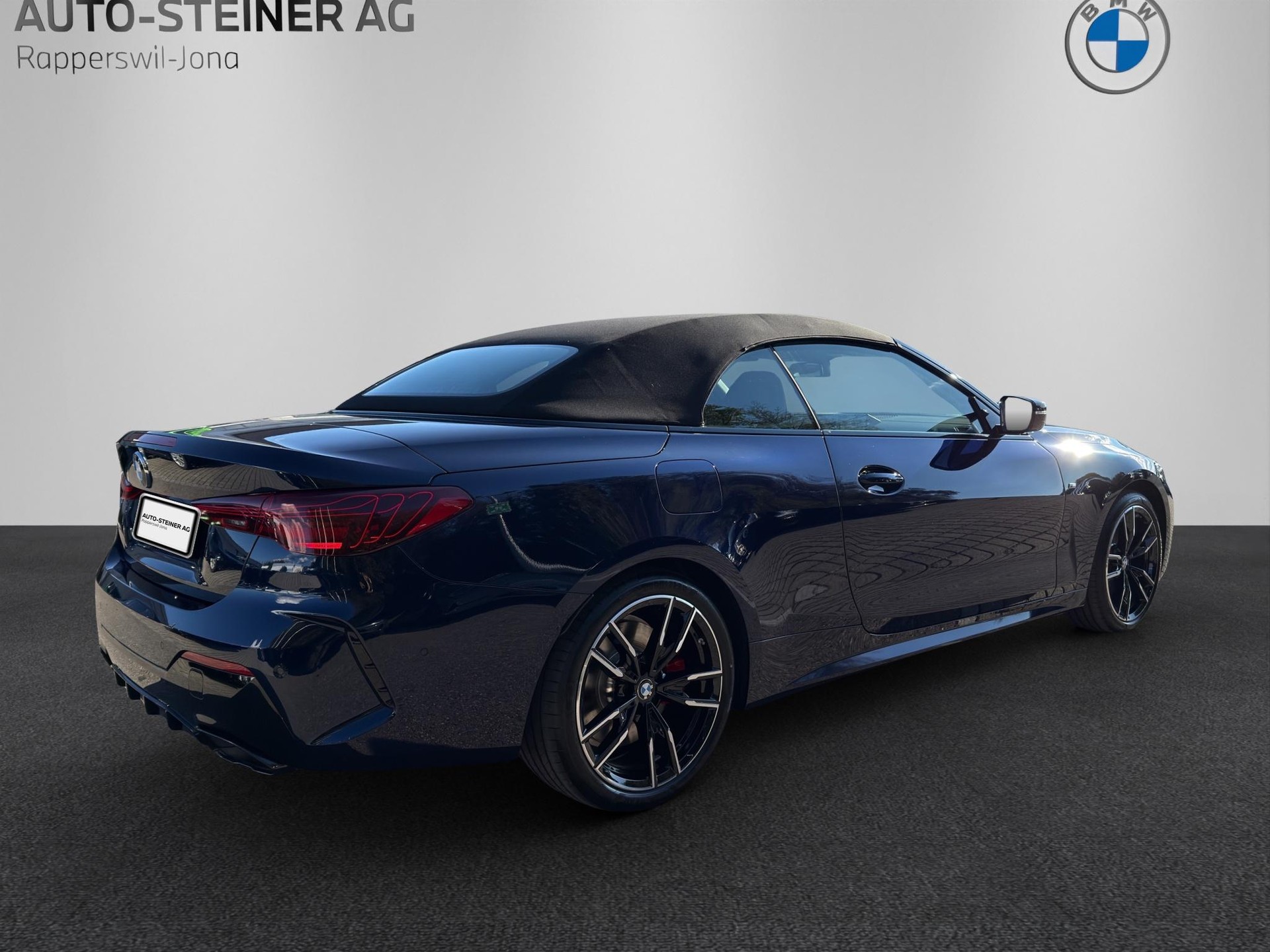 BMW M440i xDrive Cabrio-image-4