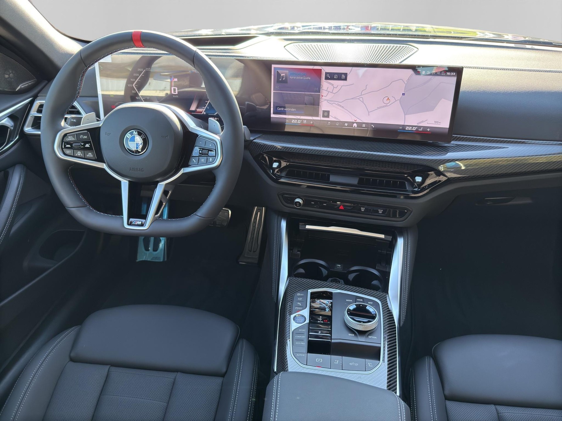 BMW M440i xDrive Cabrio-image-14