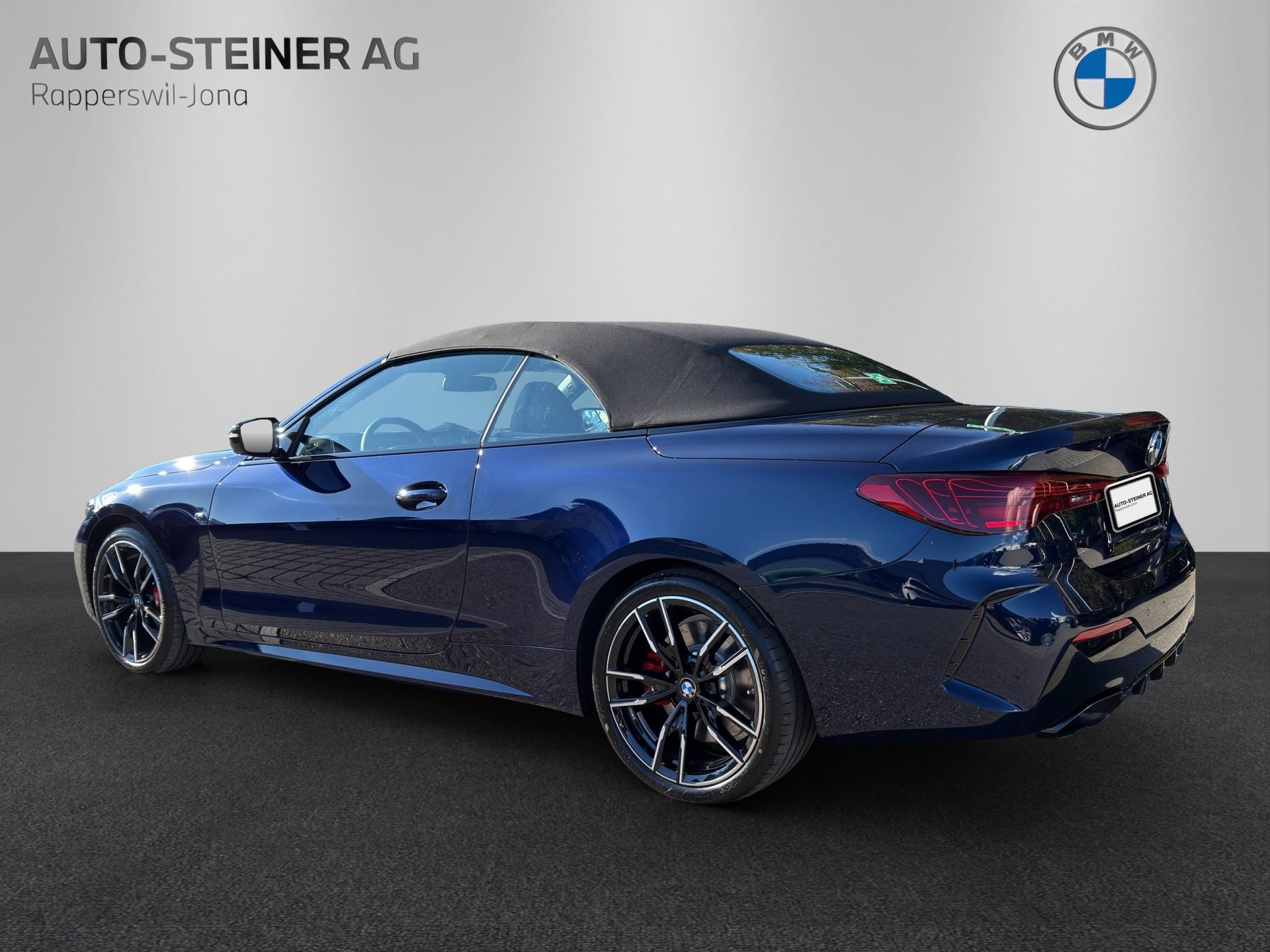 BMW M440i xDrive Cabrio-image-2