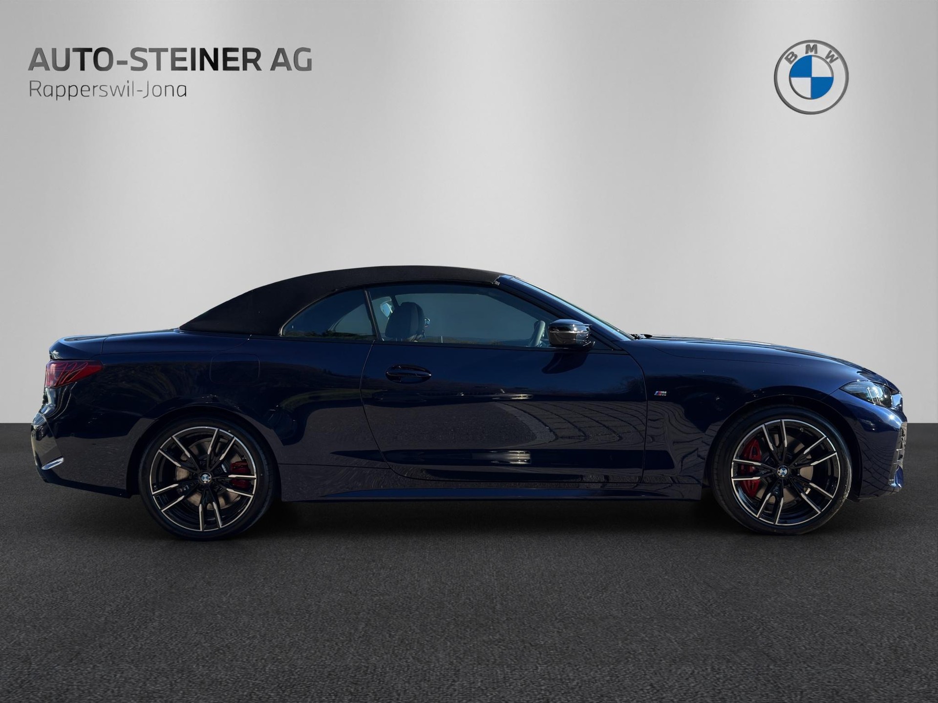 BMW M440i xDrive Cabrio-image-5