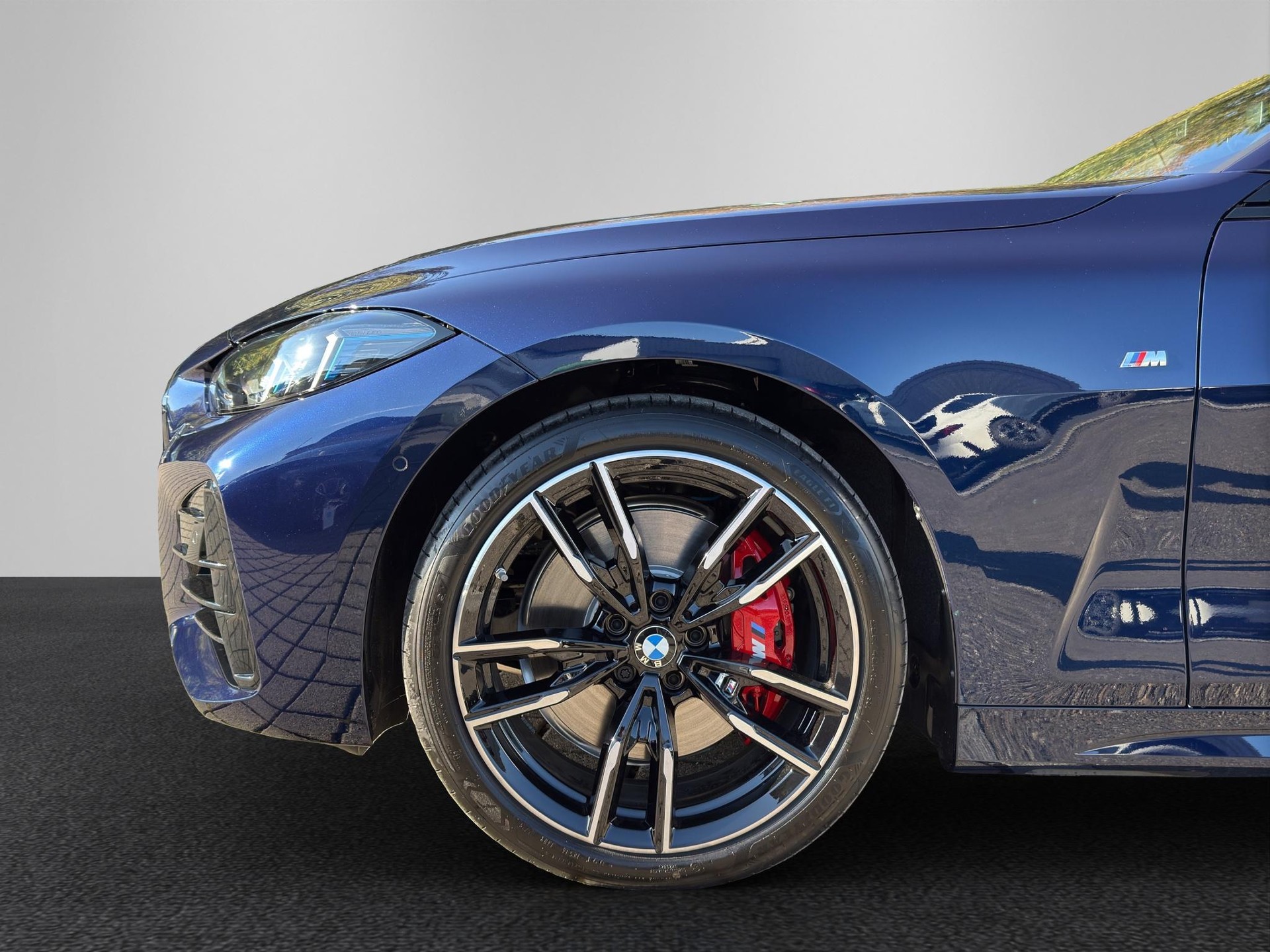 BMW M440i xDrive Cabrio-image-9