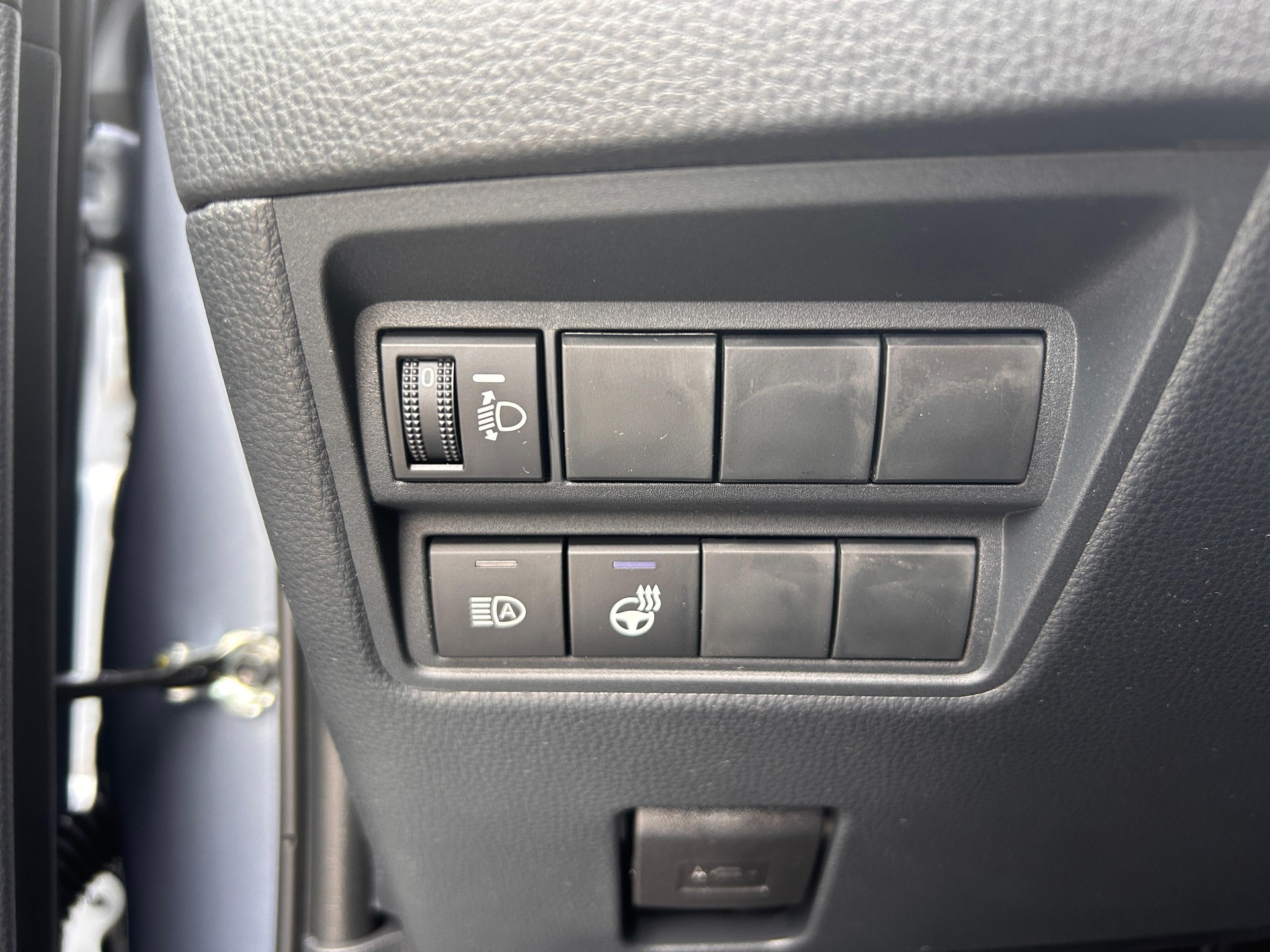 TOYOTA Yaris 1.5 VVT-i HSD Comfort-image-12